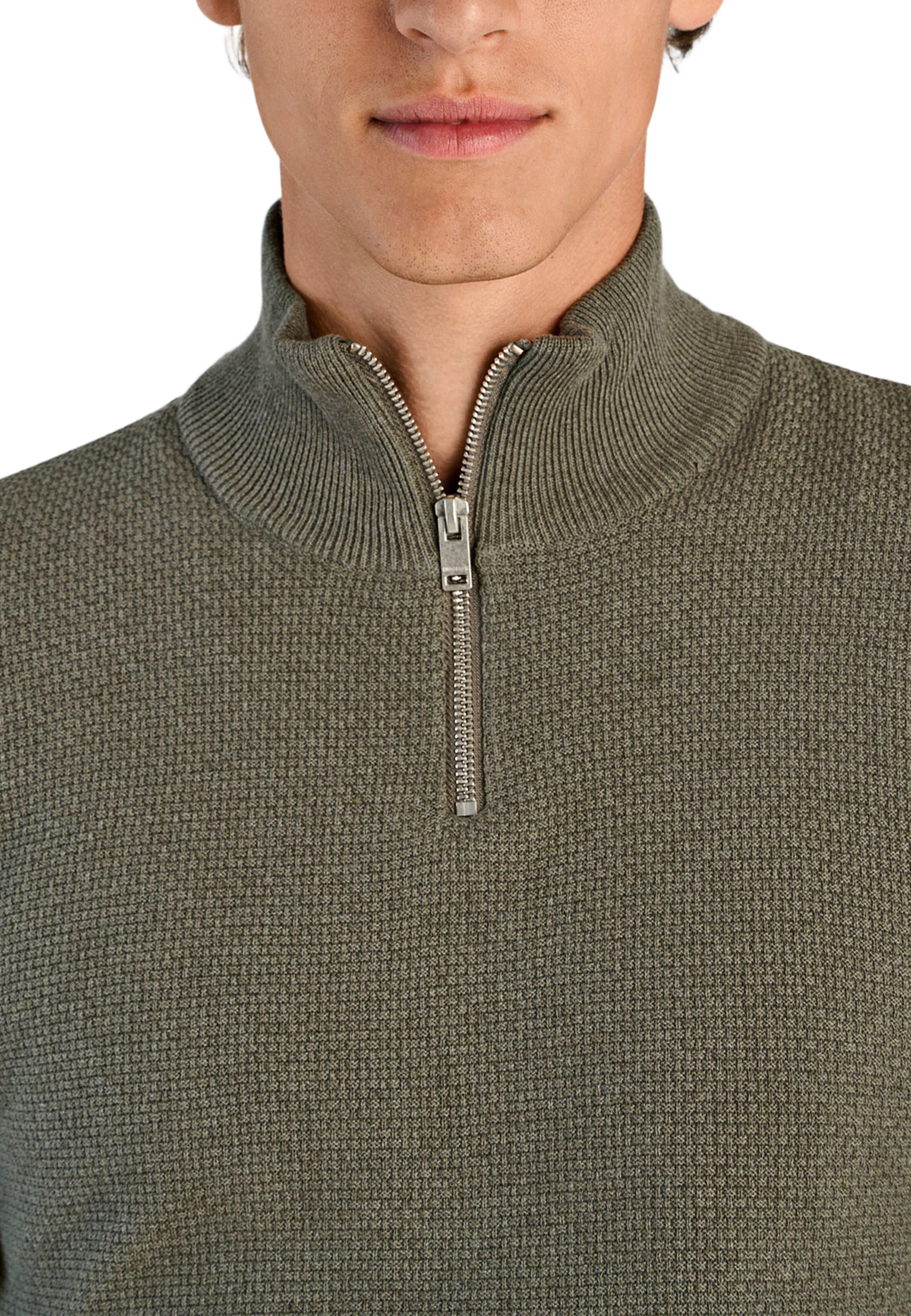 Lindbergh Recycle structure half zip Knit, från Lindbergh, i färgen Army. Klicka för att öppna bilden i stort format