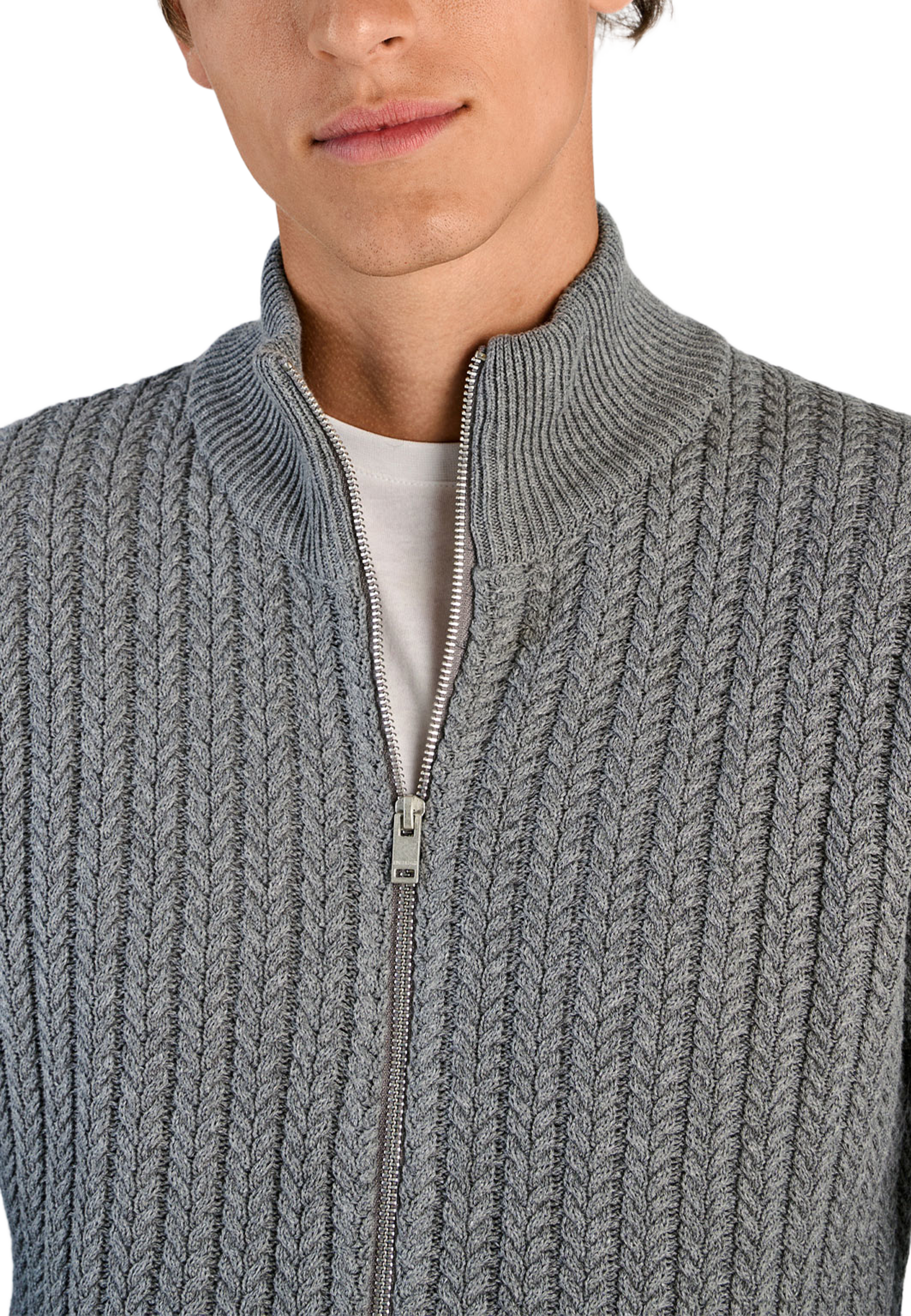 Lindbergh Recycle cabel knit zip cardigan Knit, från Lindbergh, i färgen Dk Grey. Klicka för att öppna bilden i stort format