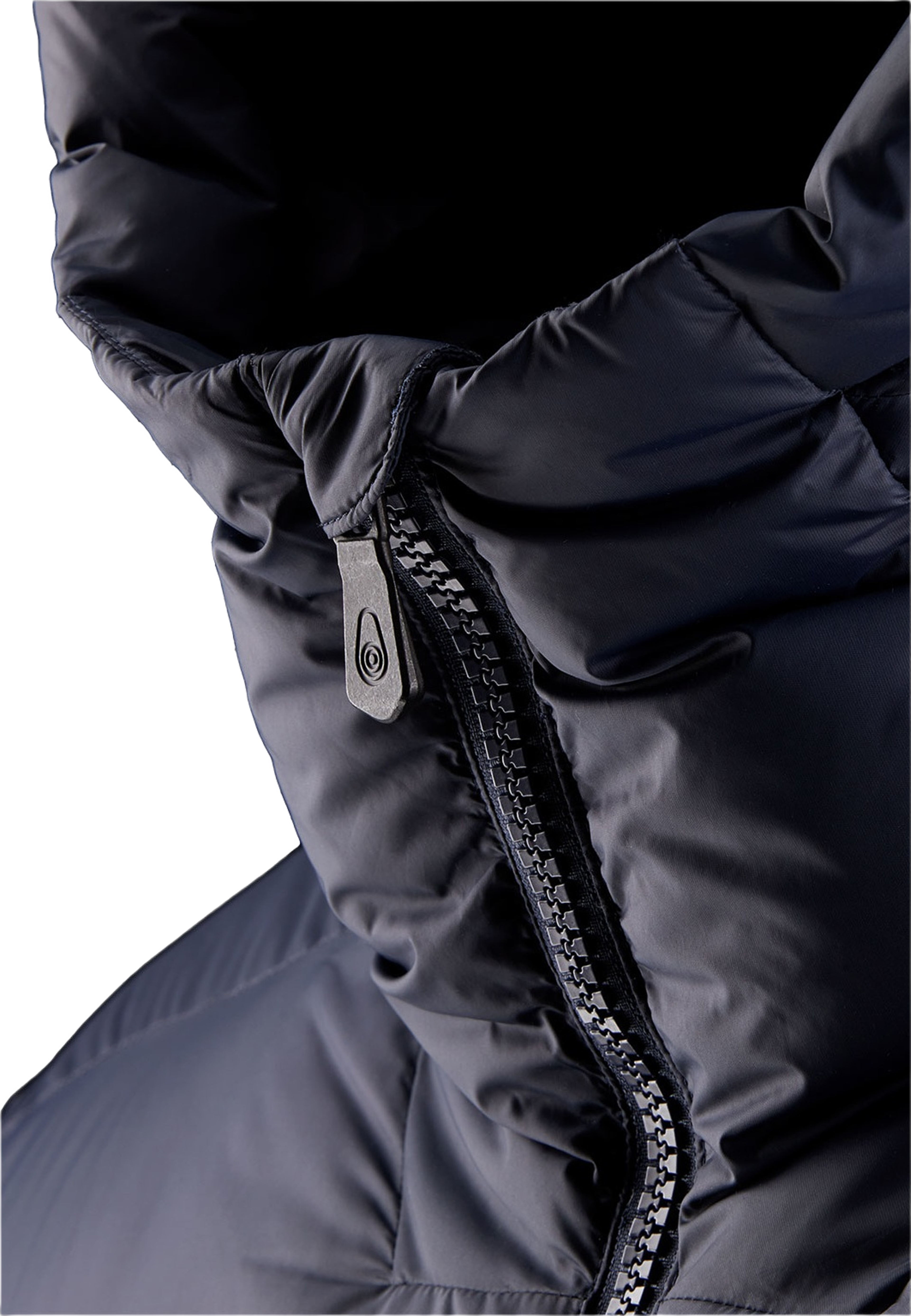 Cloud Down Parka, från Sail Racing, i färgen Dark Navy.