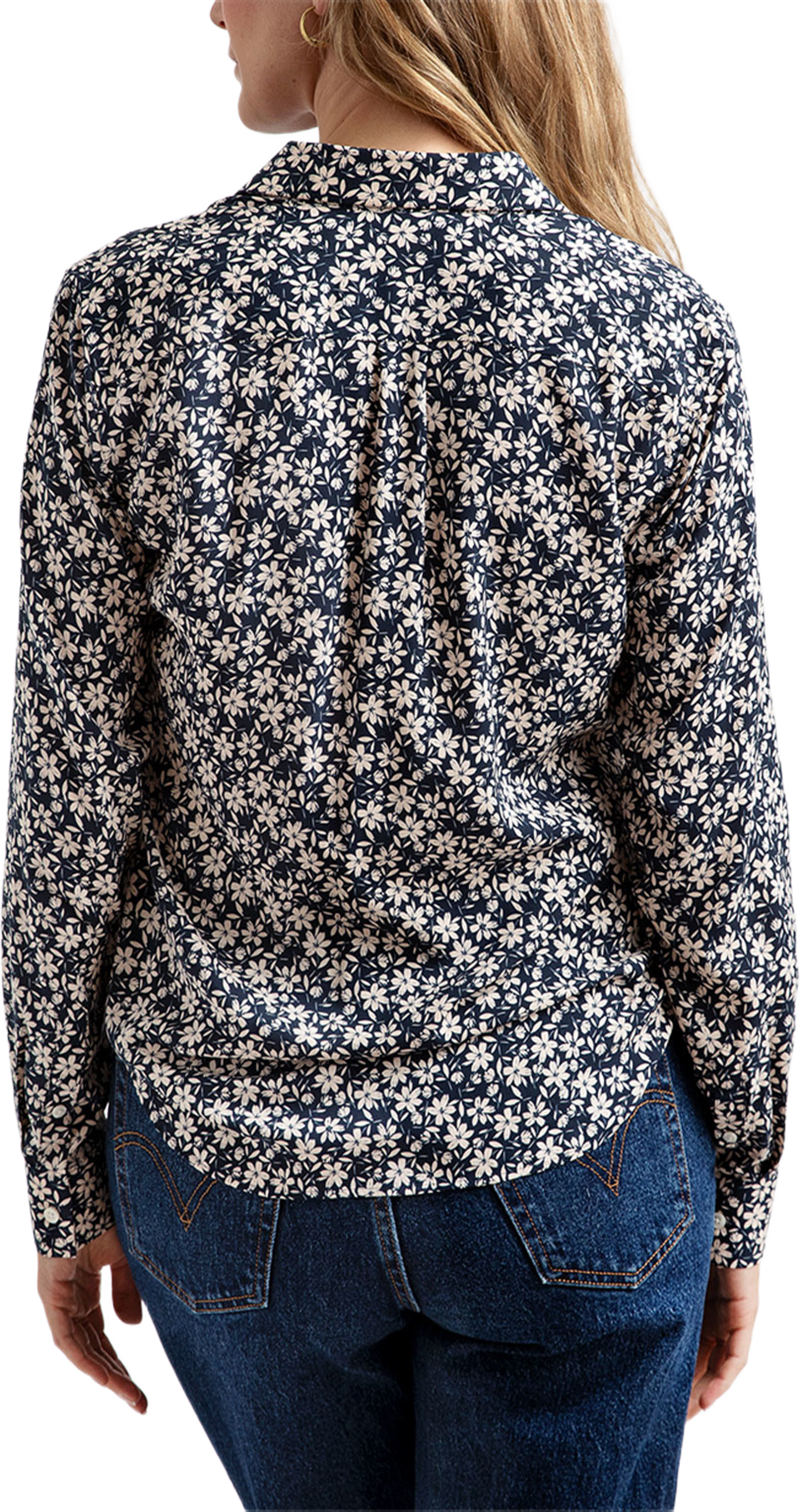 Blus Tilde Dusk Floral, från The Shirt Factory, i färgen Blue. Klicka för att öppna bilden i stort format