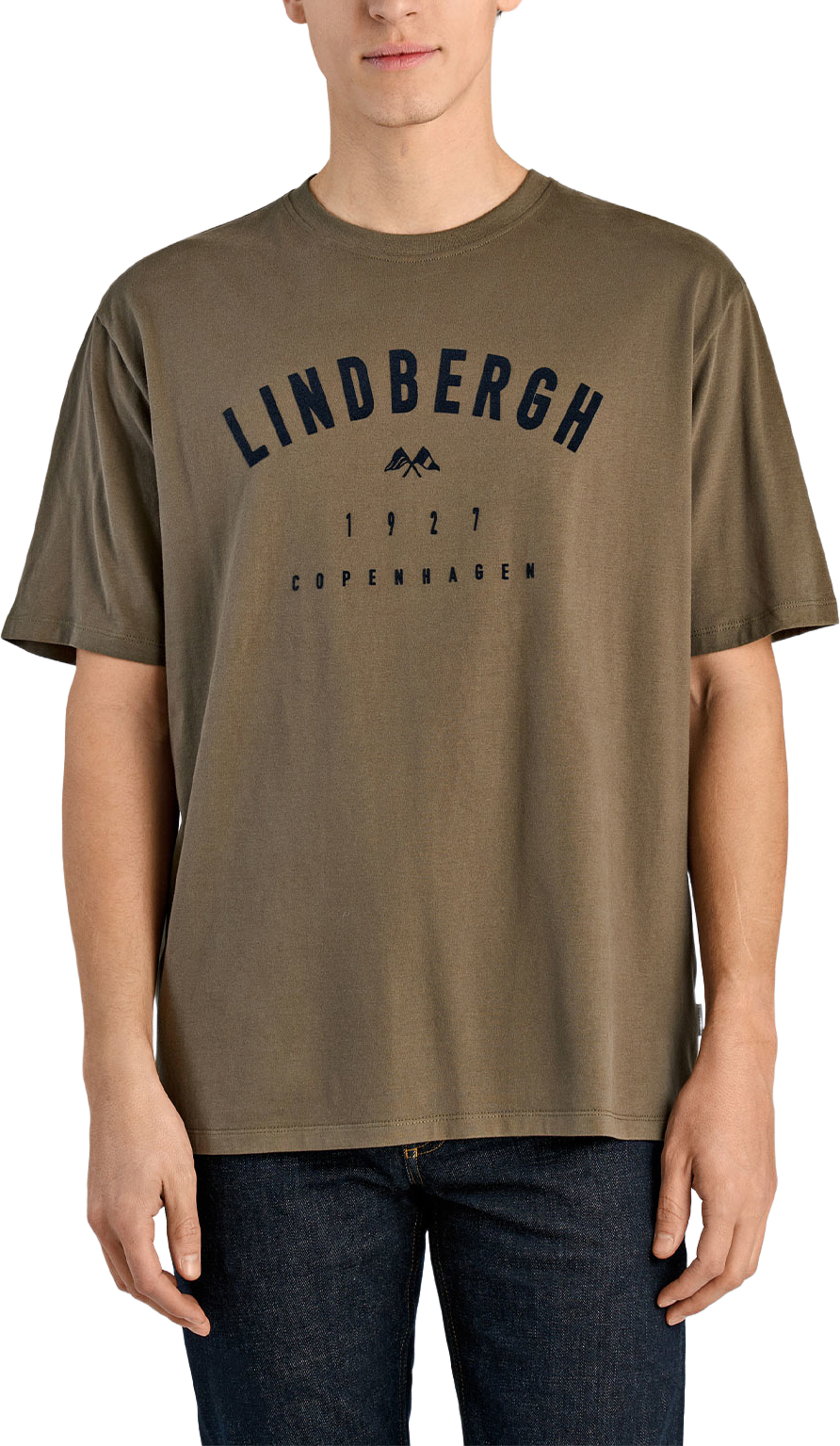 Logo Tee S/S, från Lindbergh, i färgen Dk Dusty Brown. Klicka för att öppna bilden i stort format