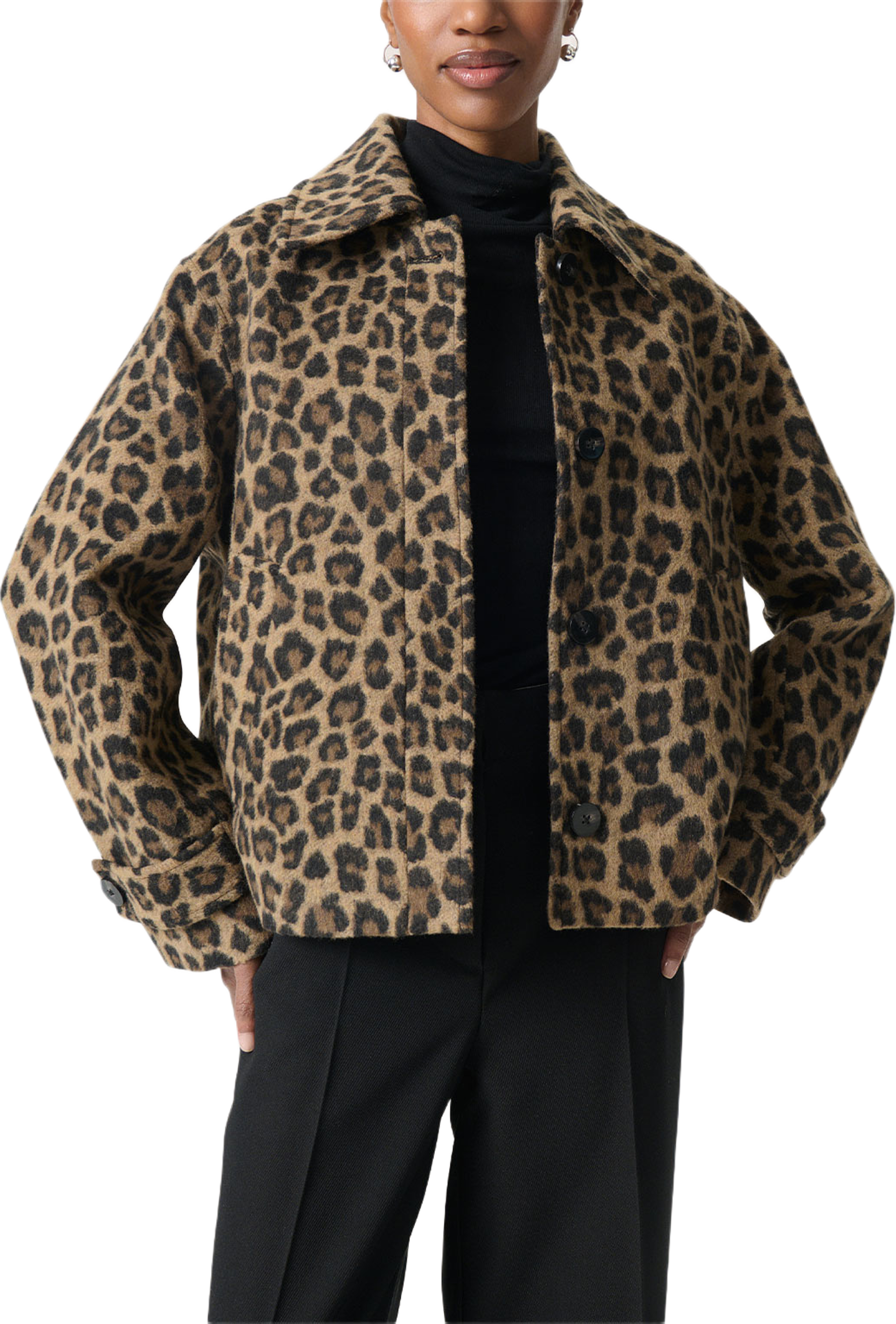 SLLeony Akeleje Jacket, från Soaked In Luxury, i färgen Leopard Jaquard.