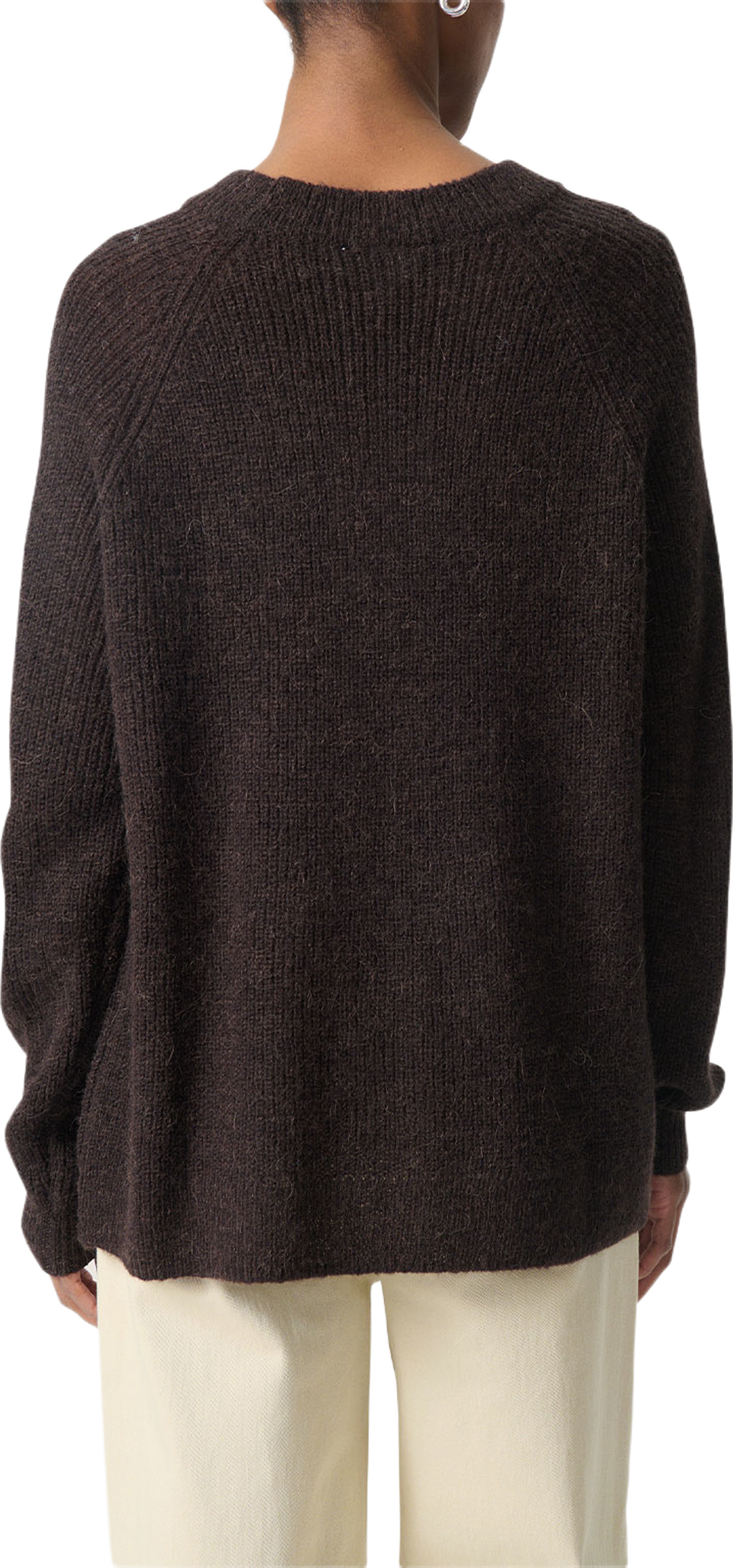 Tuesday Raglan Pullover, från Soaked In Luxury, i färgen Chocolate Torte. Klicka för att öppna bilden i stort format