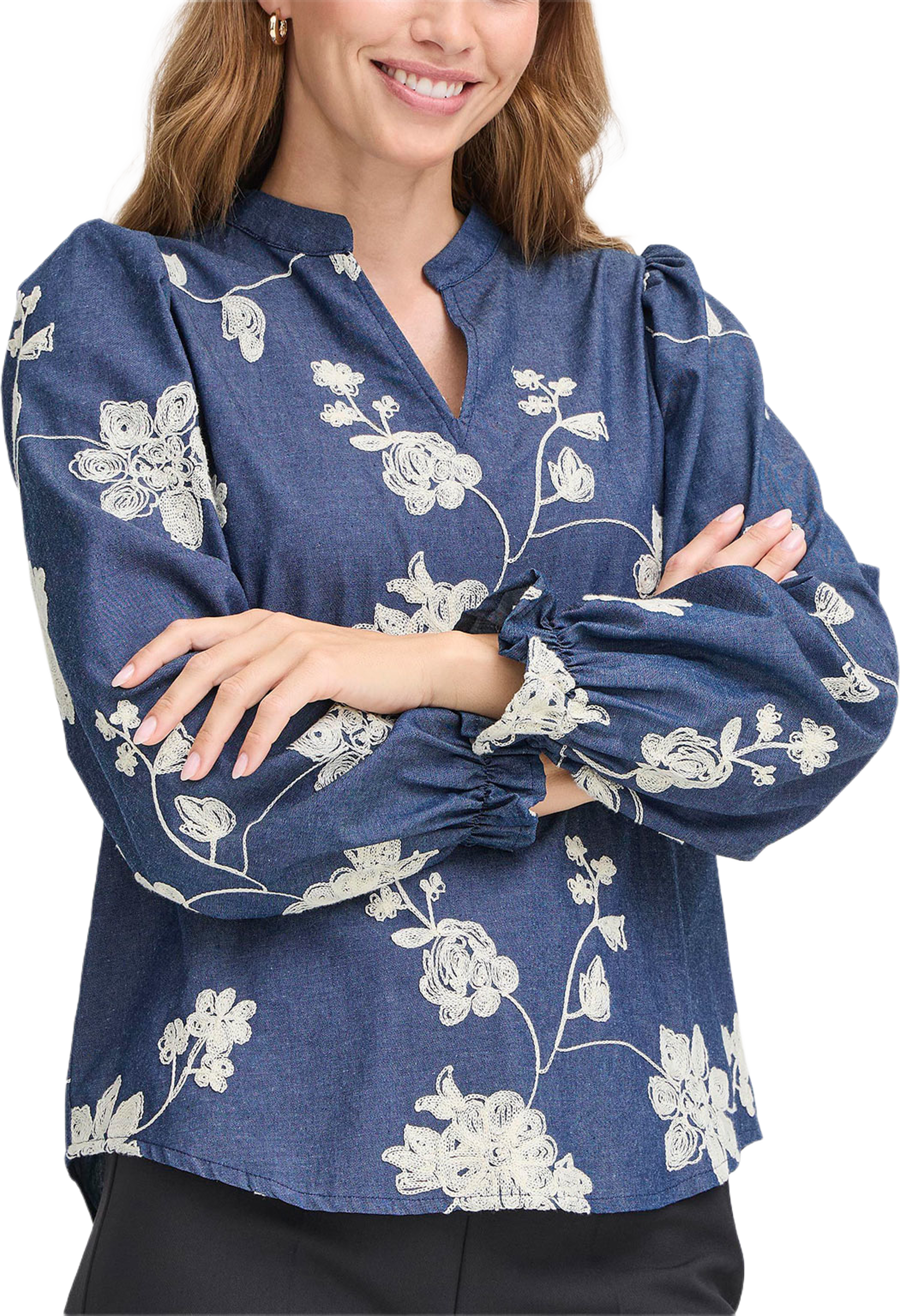 Frdarana Blouse, från Fransa, i färgen Mid Blue Emb..