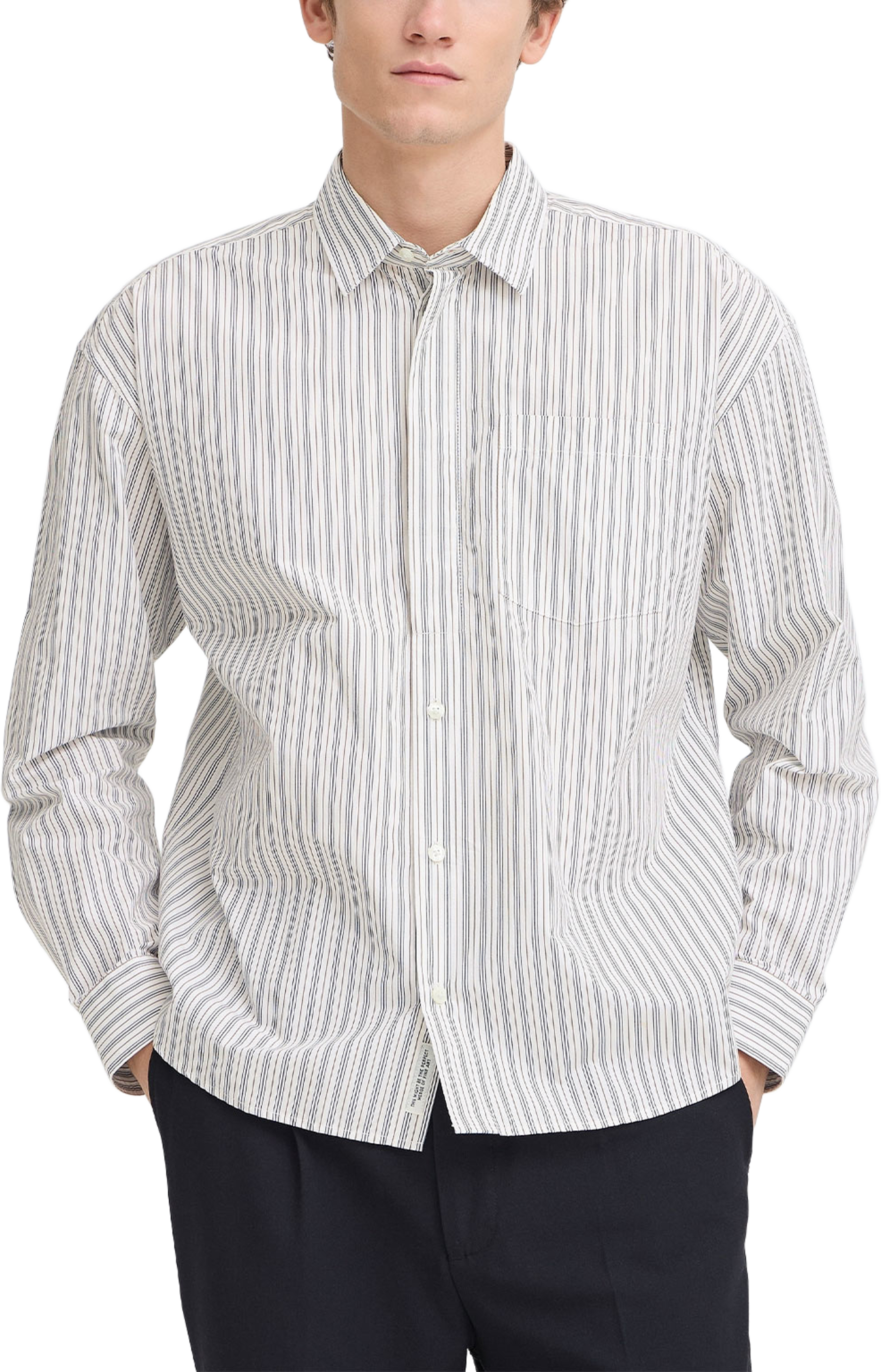 KNUD Thin Striped Shirt, från Casual Friday, i färgen Black Iris. Klicka för att öppna bilden i stort format