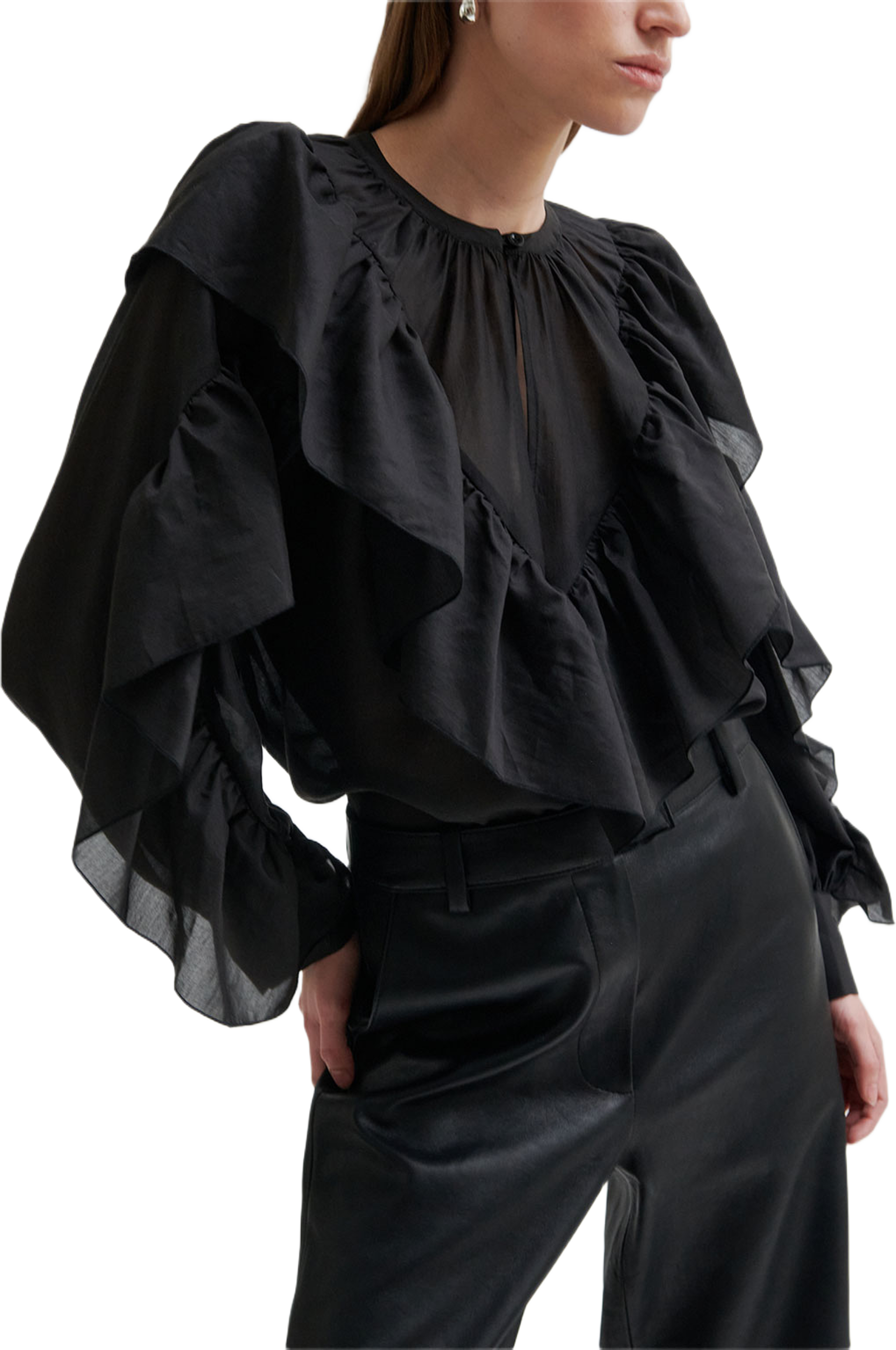 Fria Frill Blouse, från Second Female, i färgen Black. Klicka för att öppna bilden i stort format