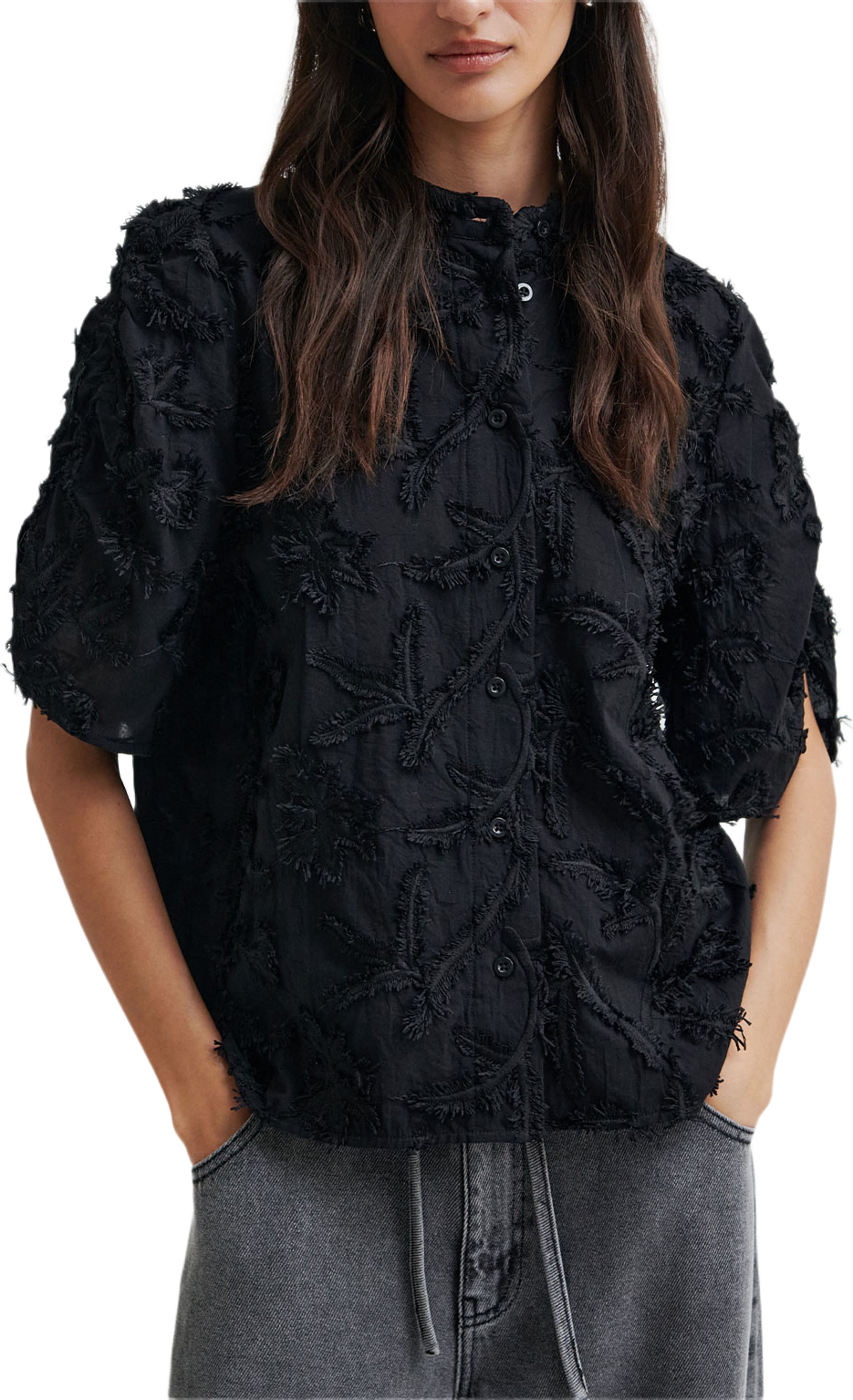 Seena SS Shirt, från Second Female, i färgen Black. Klicka för att öppna bilden i stort format