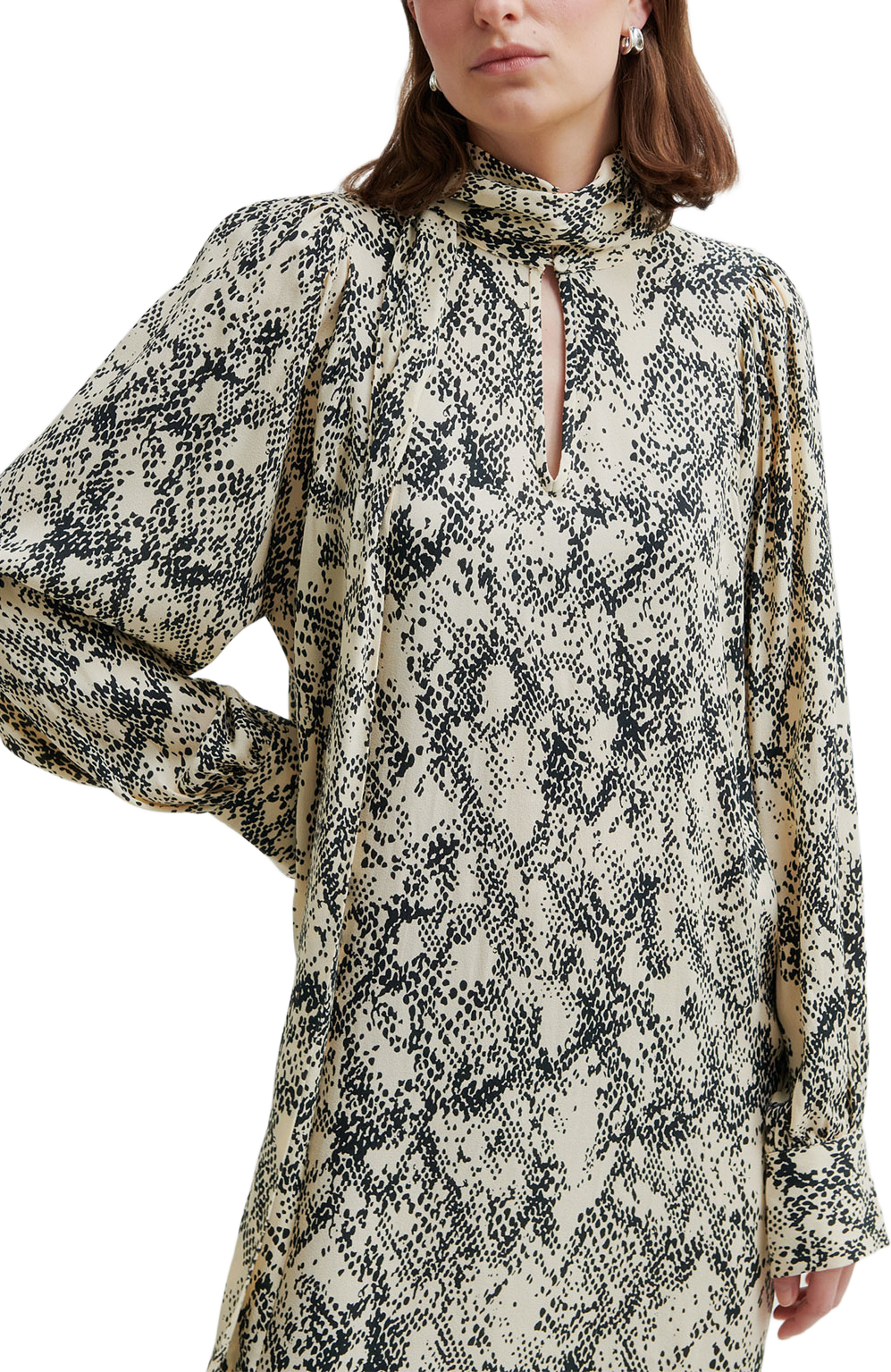 Sneaky Tunic Dress, från Second Female, i färgen Black Sand. Klicka för att öppna bilden i stort format