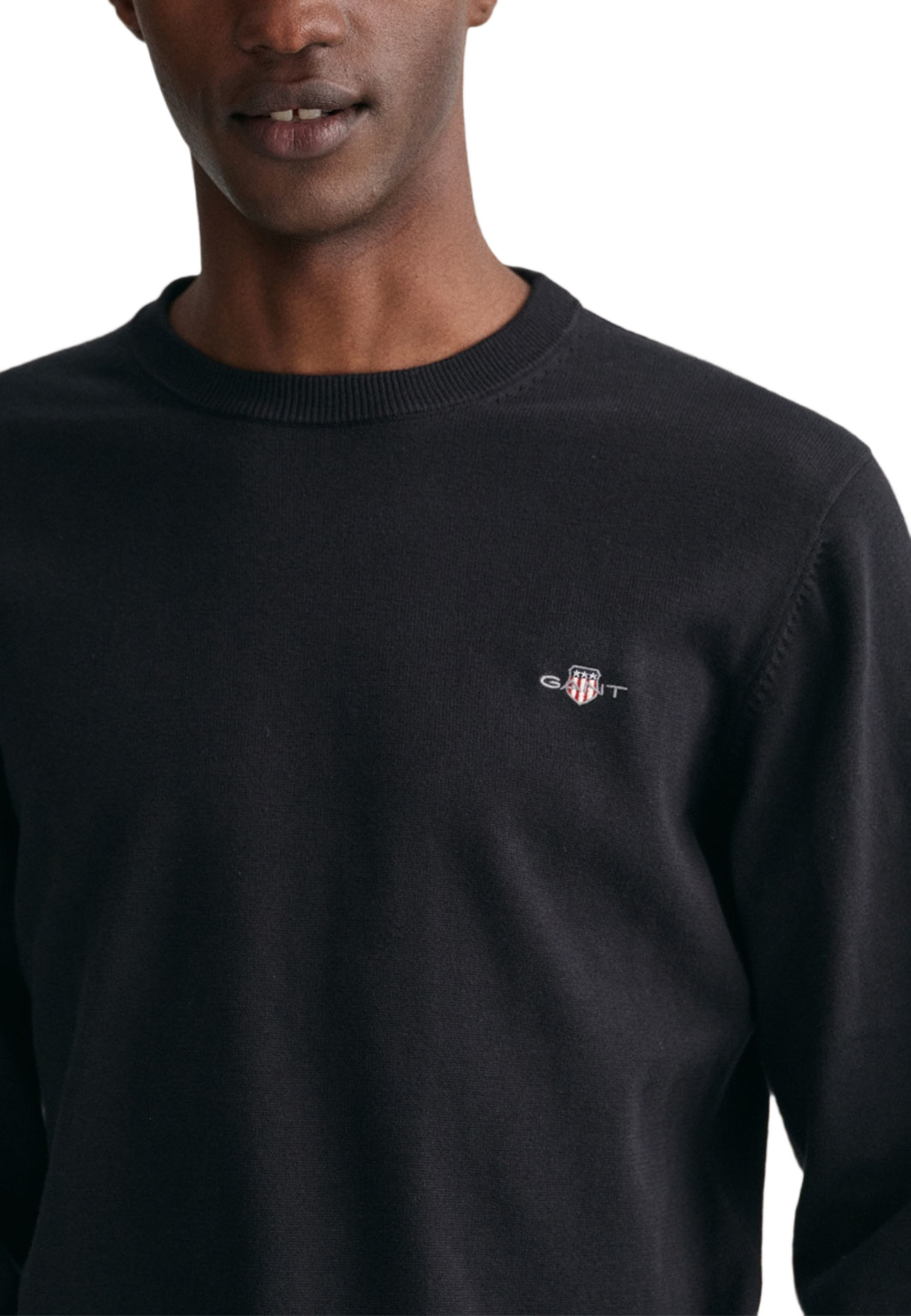 Classic Cotton Crew Neck Sweater, från GANT, i färgen Black.