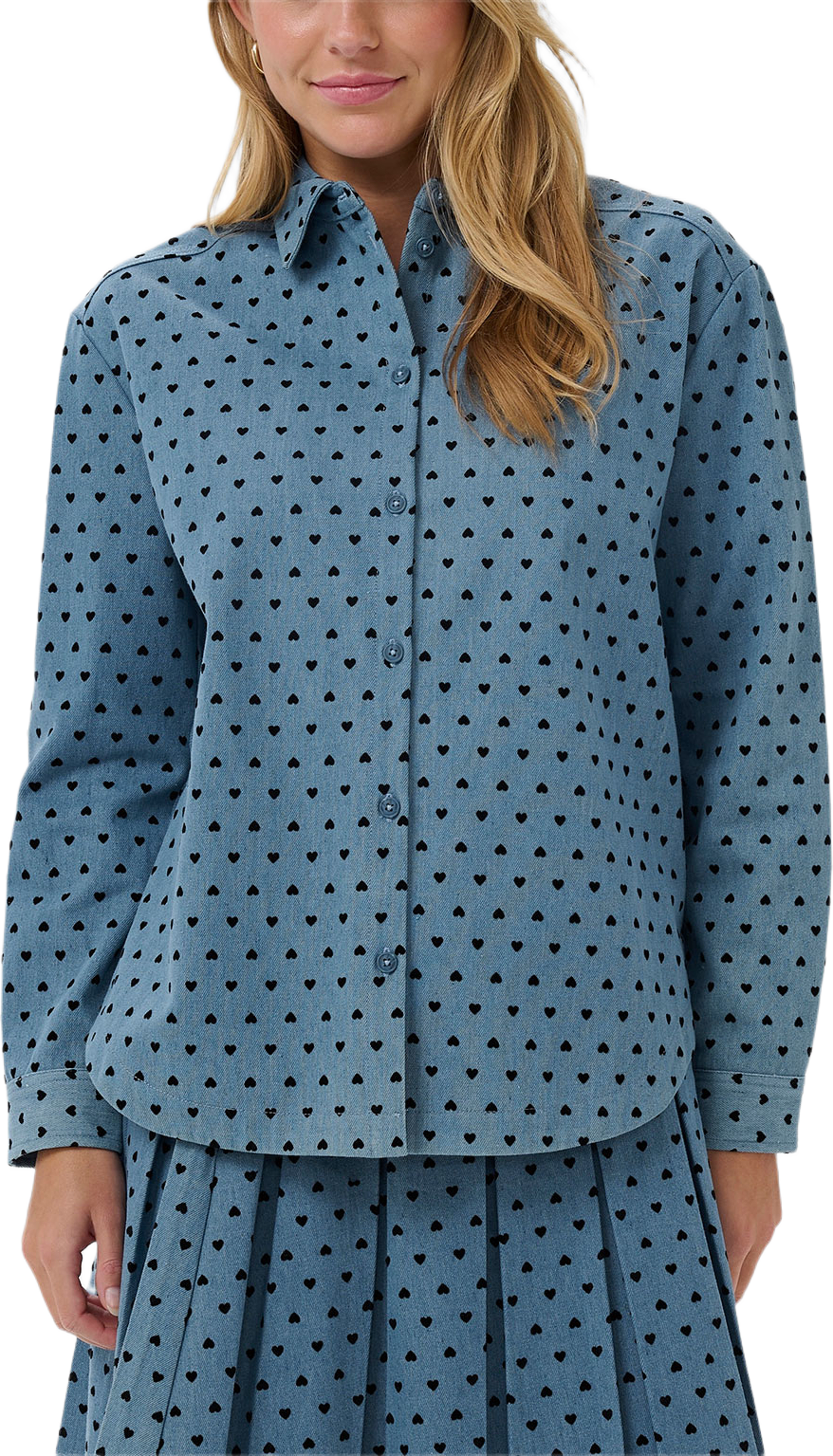 Pegina Shirt, från Saint Tropez, i färgen Black Mini Reversed Hearts. Klicka för att öppna bilden i stort format