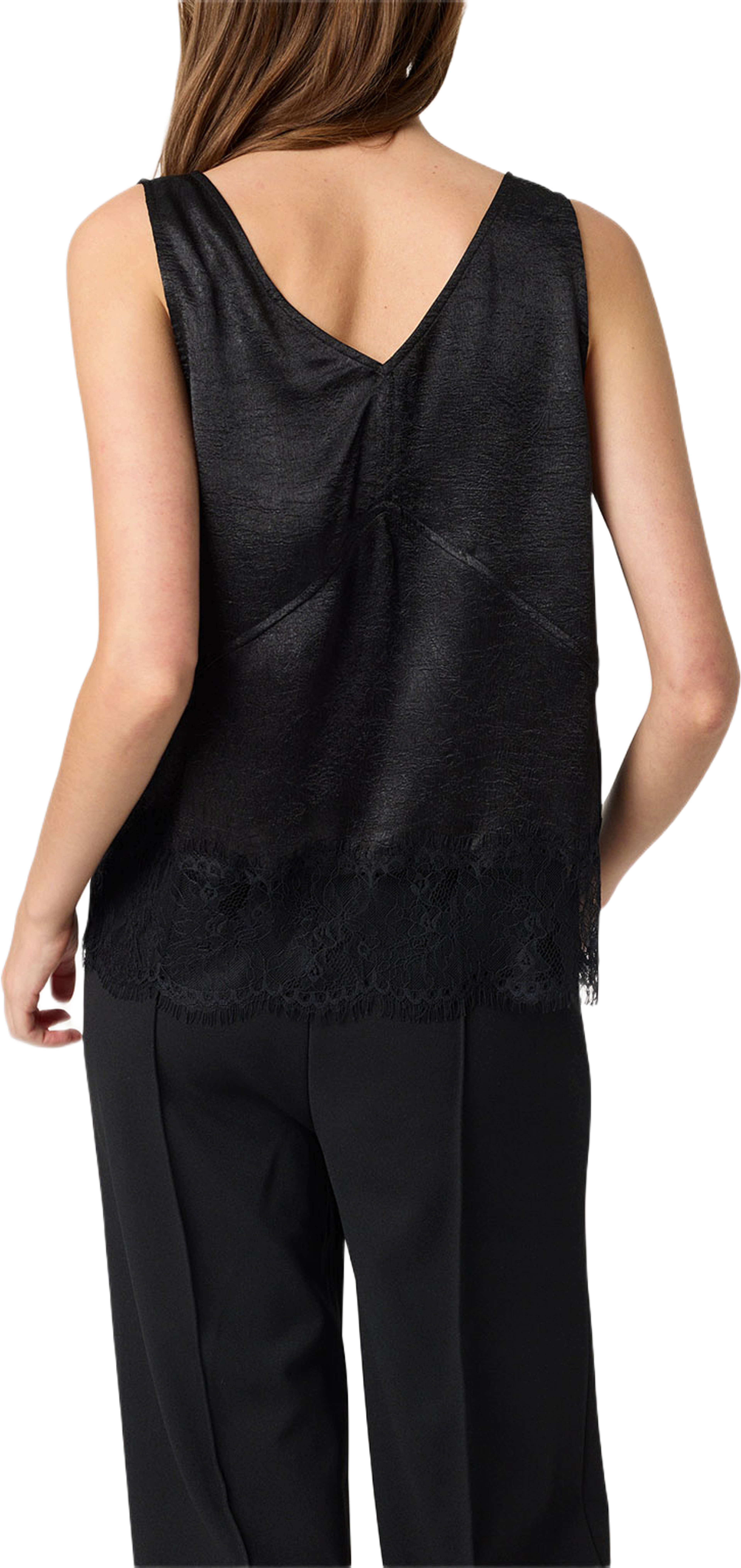SLYennah Top, från Soaked In Luxury, i färgen Black.