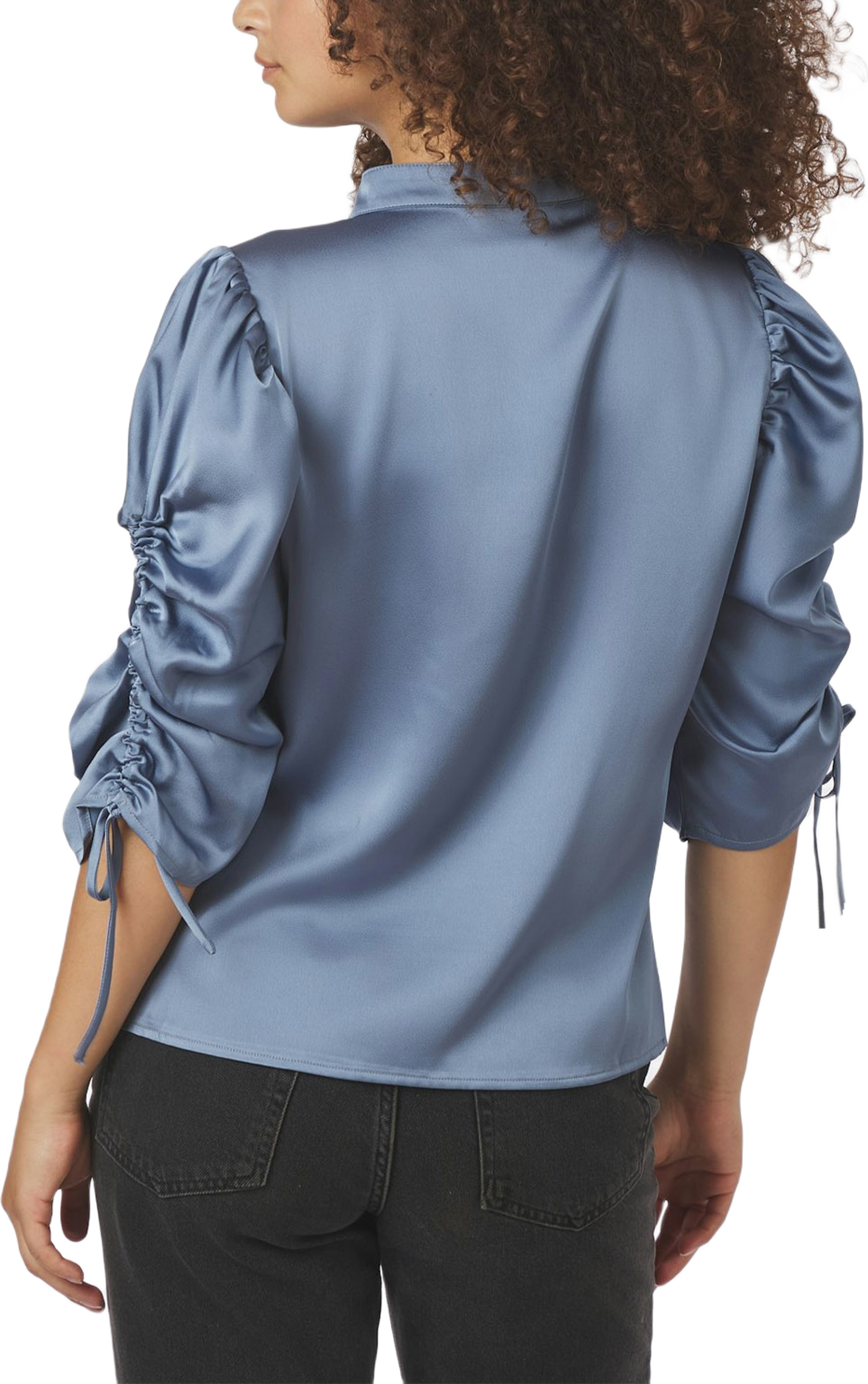 Alvira Drapy Satin Blouse, från Neo Noir, i färgen Dusty Blue.
