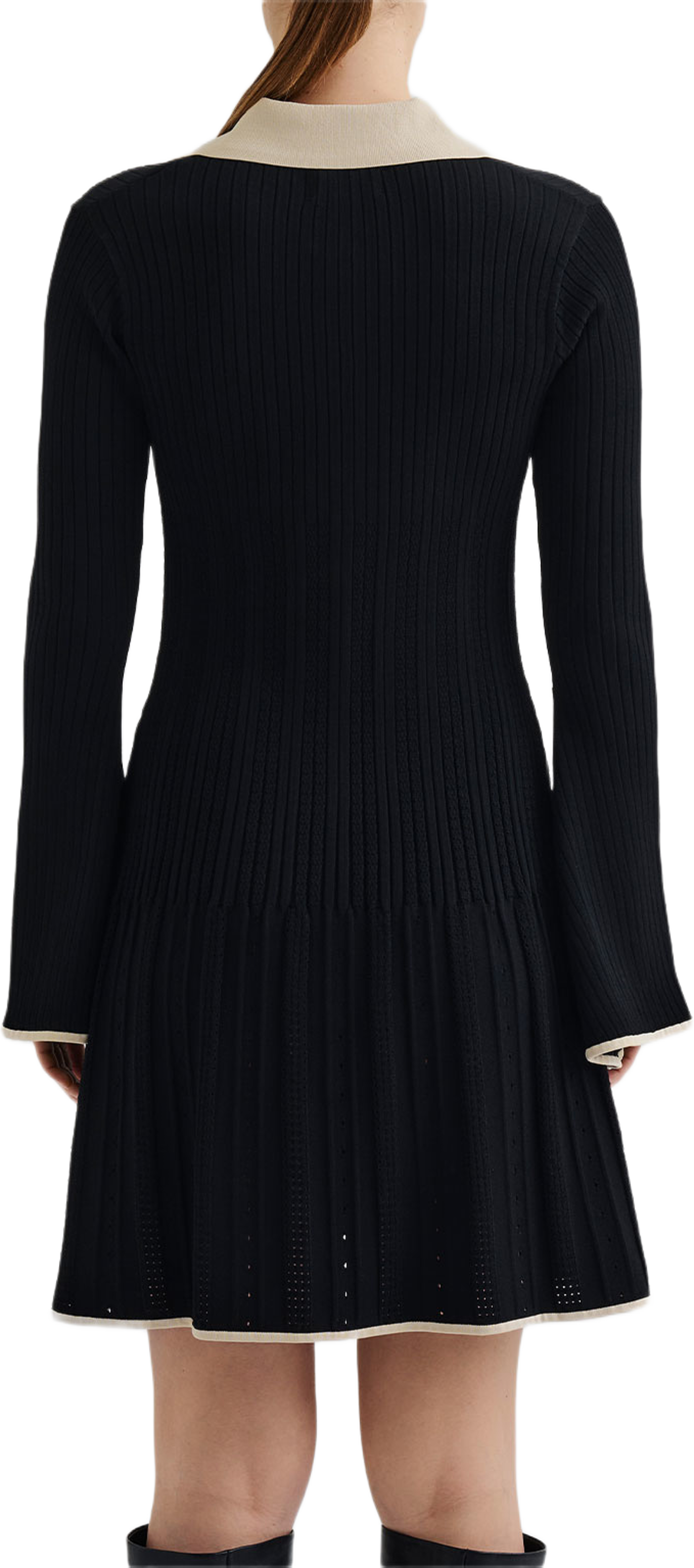 Malina Sabine Pike Knitted Dress, från Malina, i färgen Black. Klicka för att öppna bilden i stort format