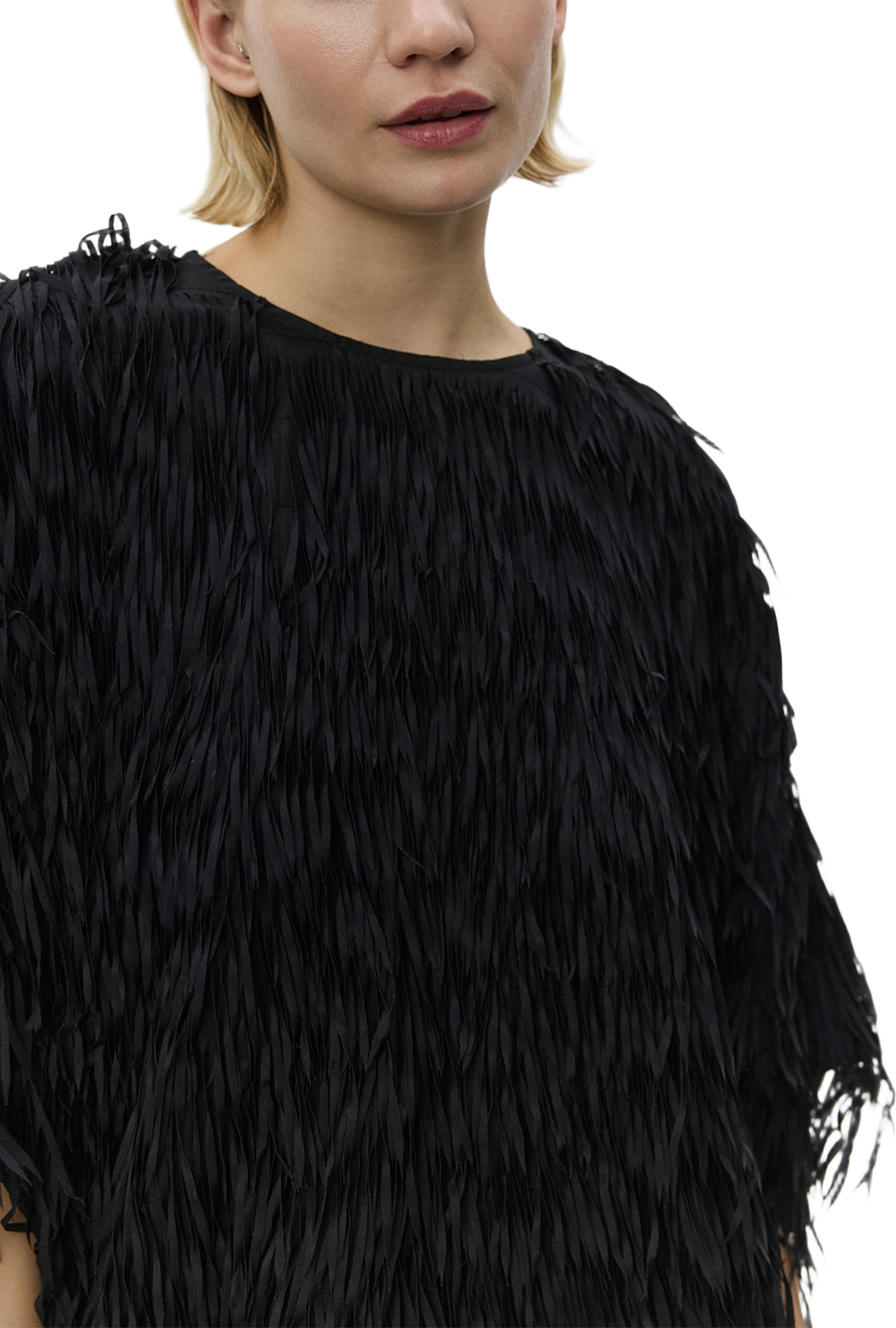 Barcelona - Delicate Fringes Top, från DAY Birger et Mikkelsen, i färgen Black. Klicka för att öppna bilden i stort format