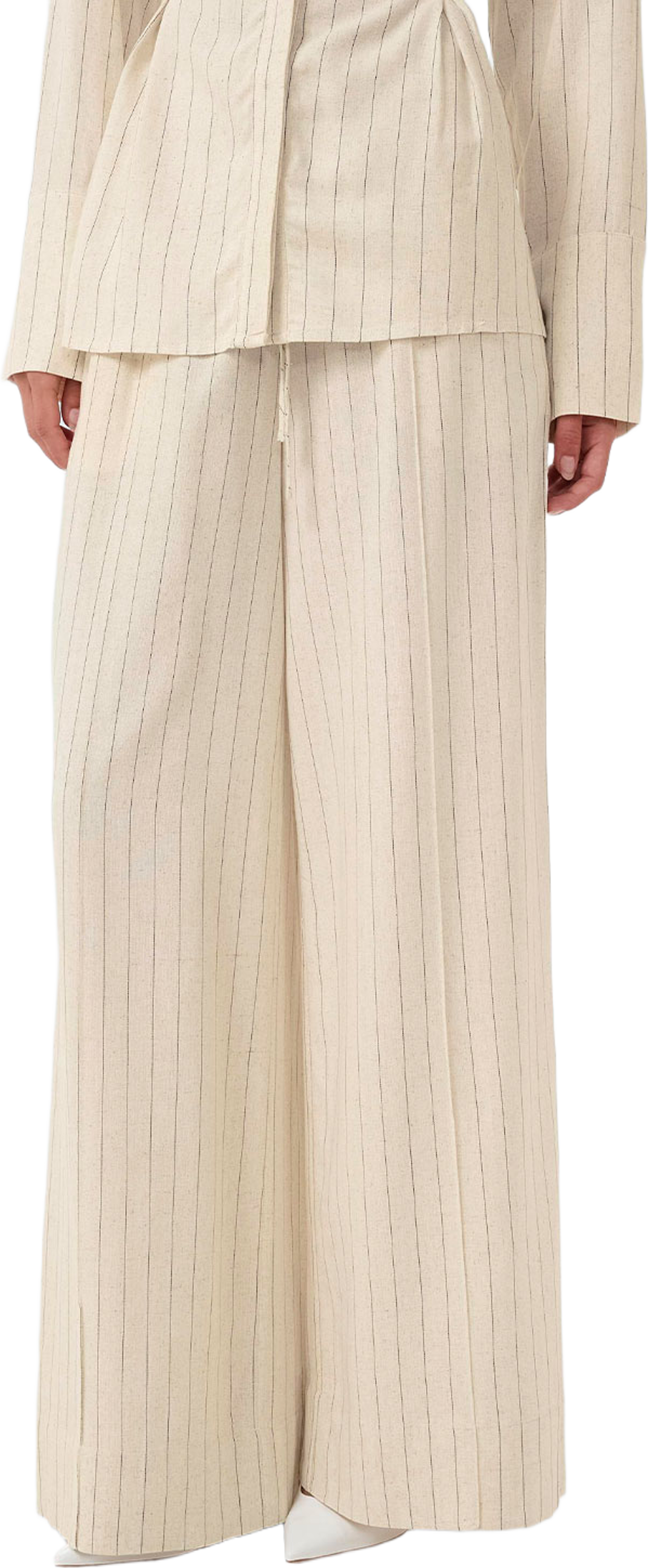 Tascha Hw Pants, från Gestuz, i färgen Frozen Dew Pinstripe. Klicka för att öppna bilden i stort format