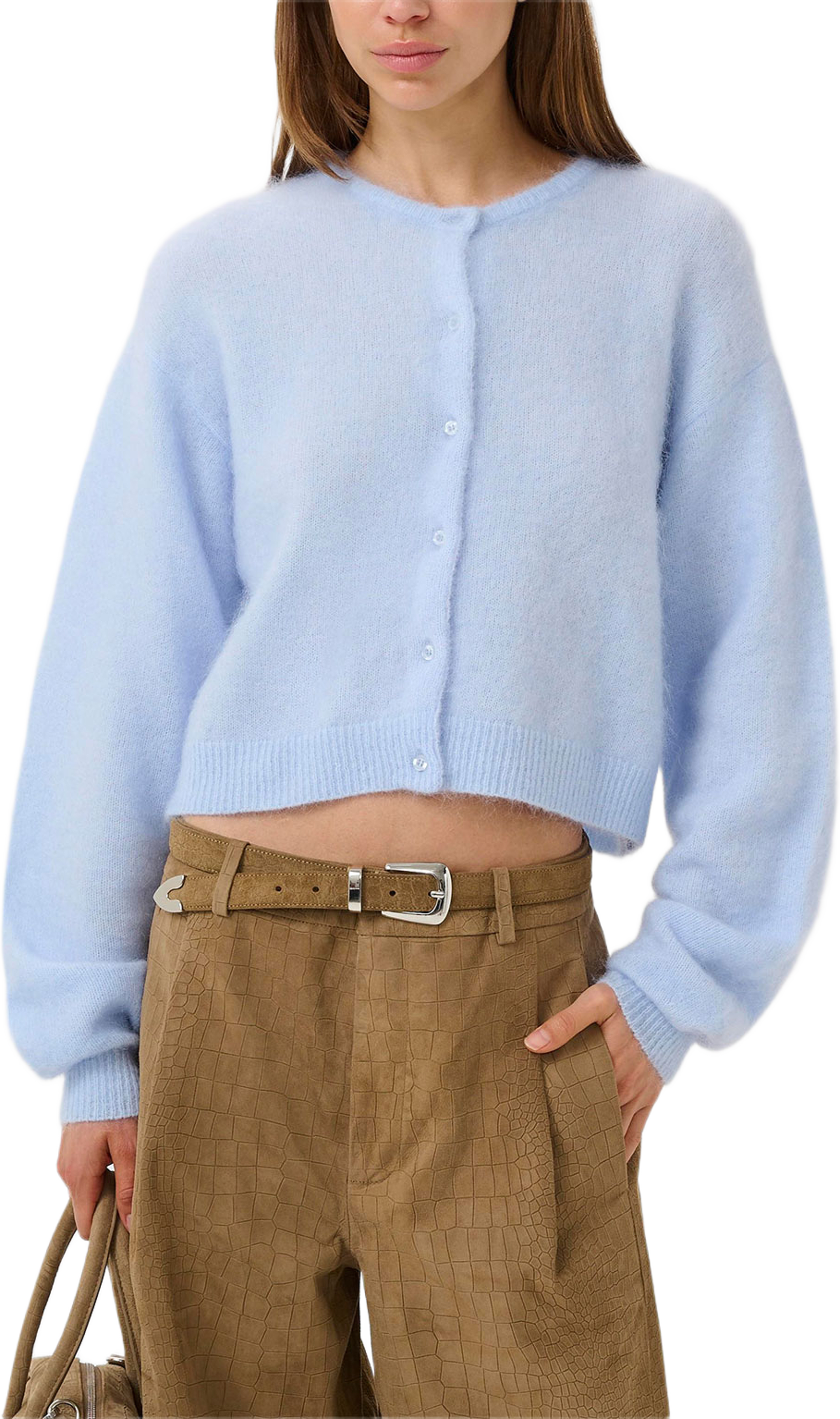 Debbie Short Cardigan, från Gestuz, i färgen Blue Finch Mélange. Klicka för att öppna bilden i stort format