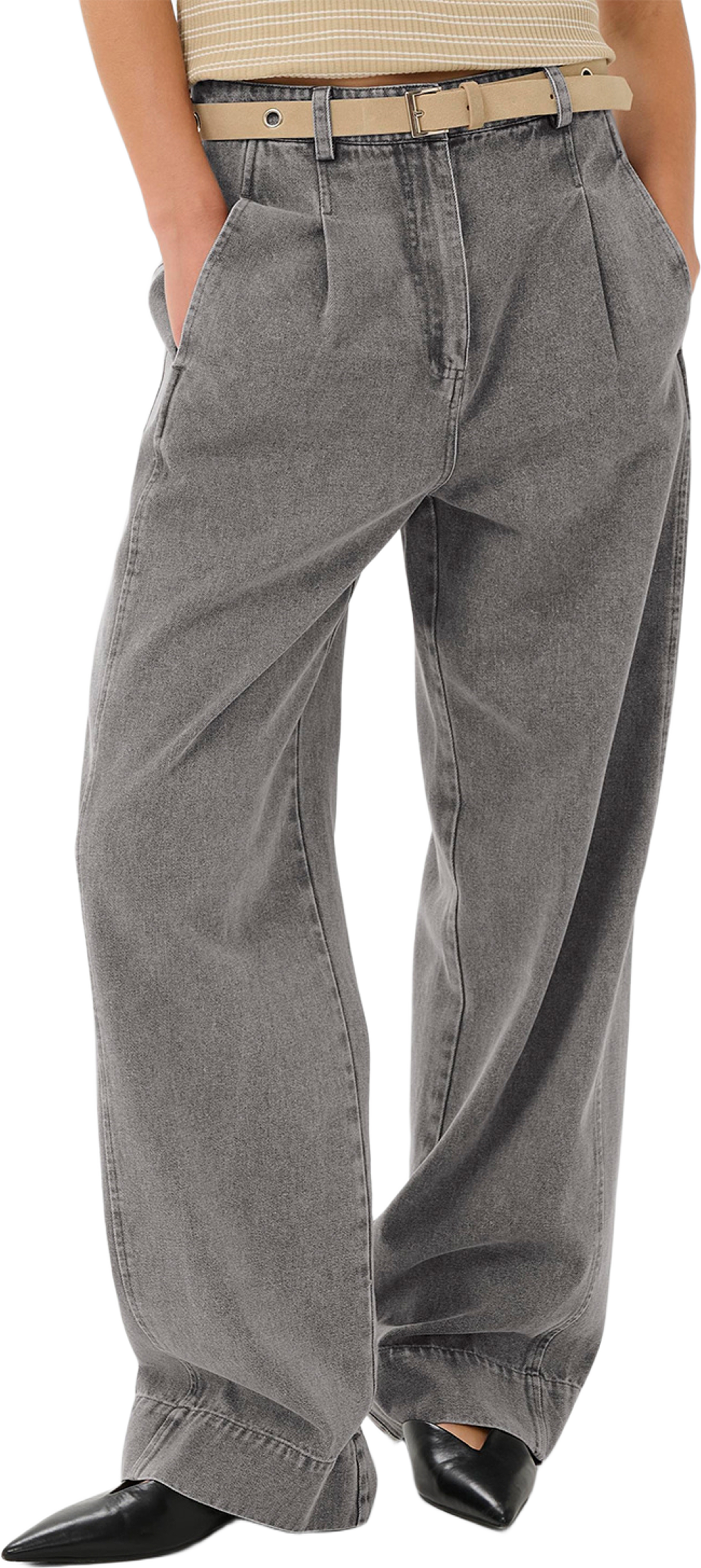 Ninnia Jeans, från Soaked In Luxury, i färgen Light Grey Denim. Klicka för att öppna bilden i stort format