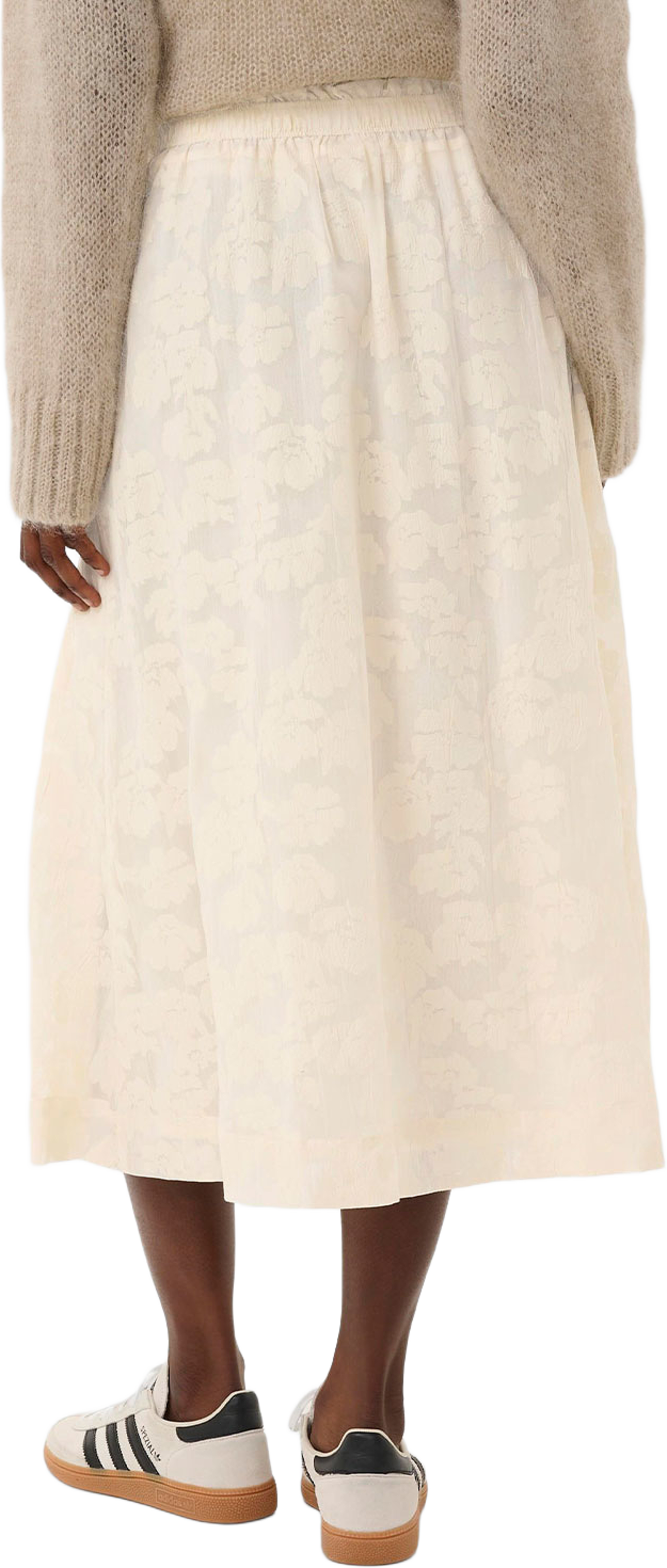 Zoya SK, från Part Two, i färgen Whisper White Blurred Flower. Klicka för att öppna bilden i stort format