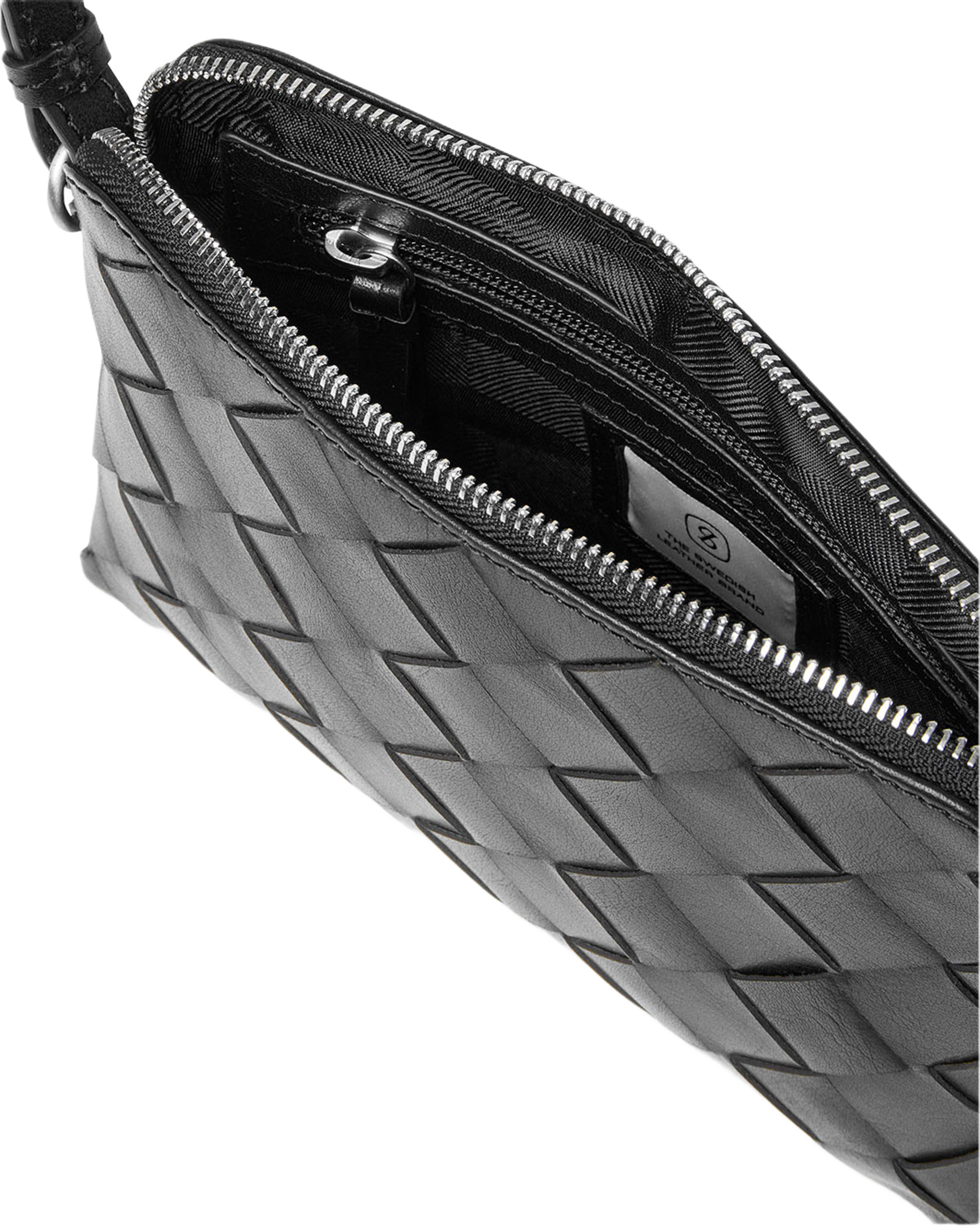 Seattle Bag, från Saddler, i färgen Black Buff. Klicka för att öppna bilden i stort format
