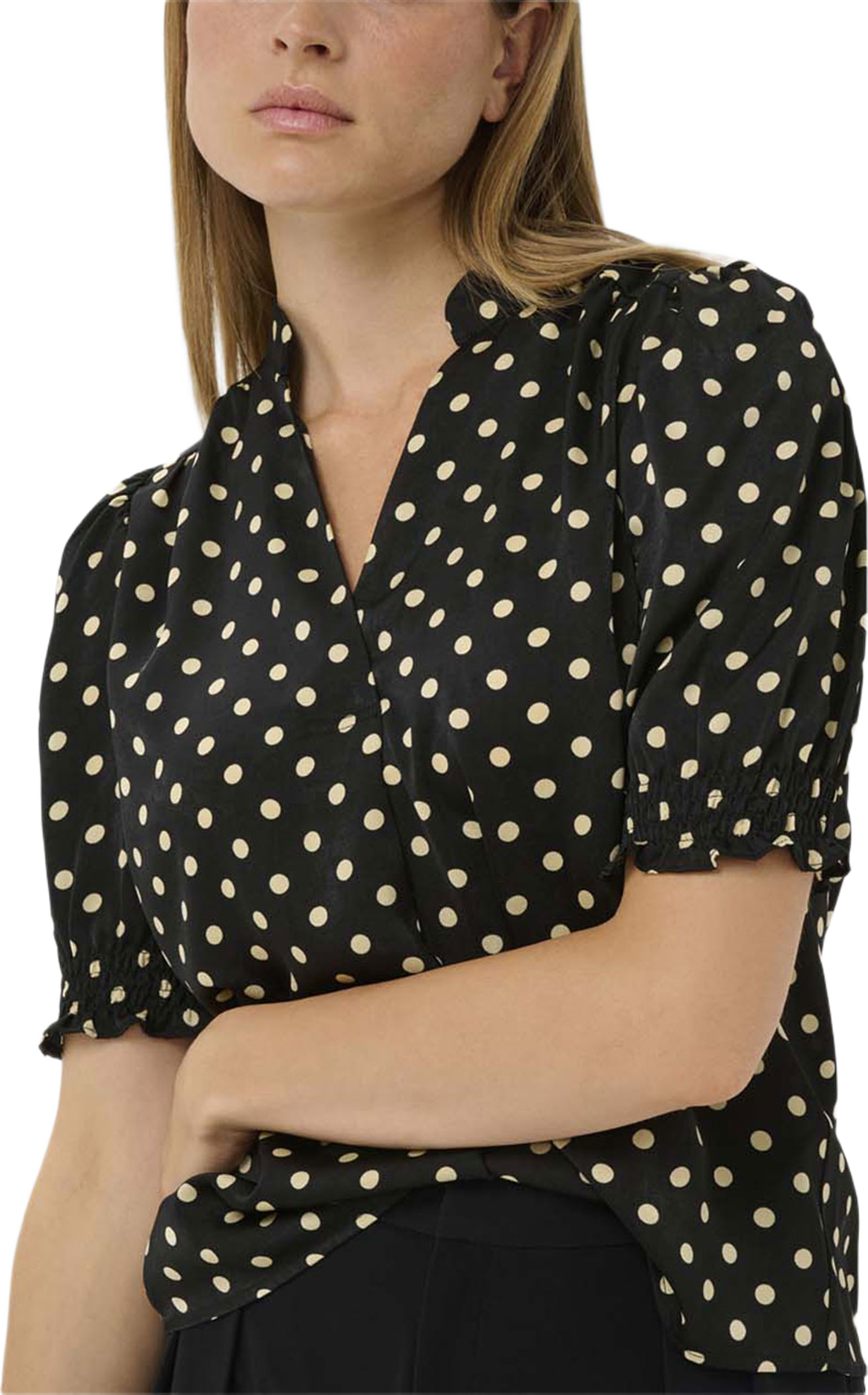 ZeemaIW Blouse Shirt, från Inwear, i färgen Black Spaced Dots. Klicka för att öppna bilden i stort format