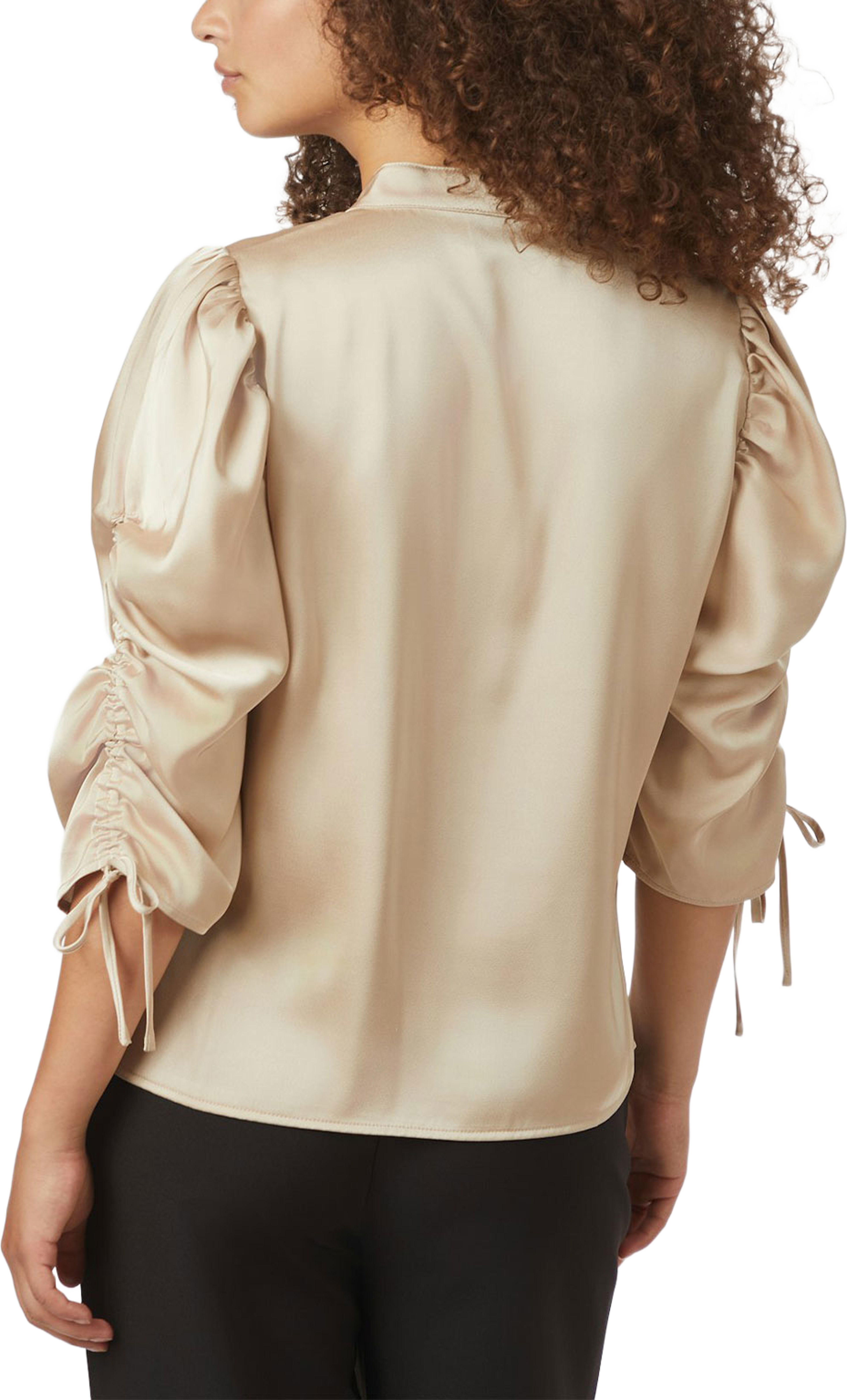 Alvira Drapy Satin Blouse, från Neo Noir, i färgen Champagne. Klicka för att öppna bilden i stort format