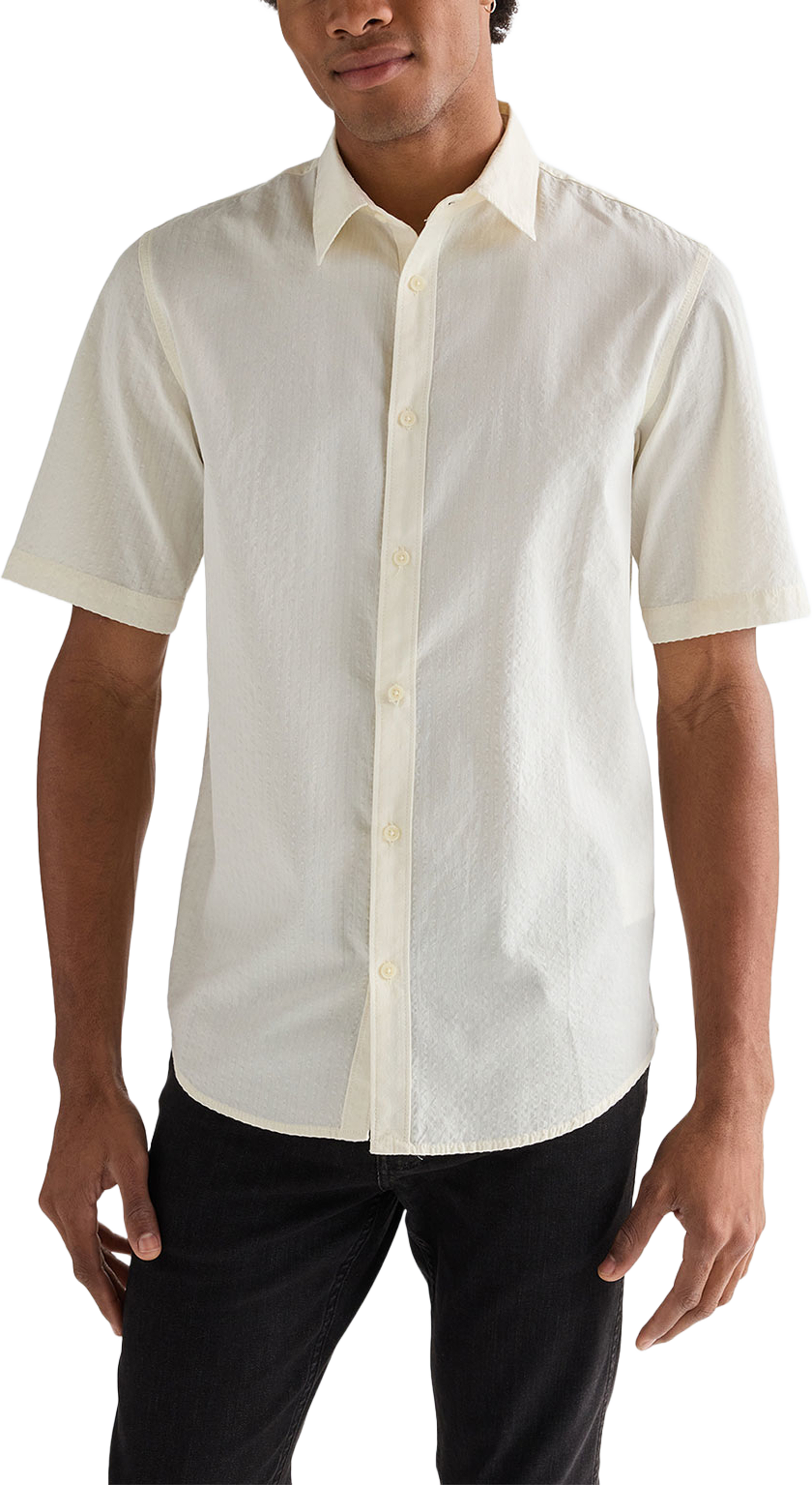SS Shirt, från Wrangler, i färgen Worn White. Klicka för att öppna bilden i stort format