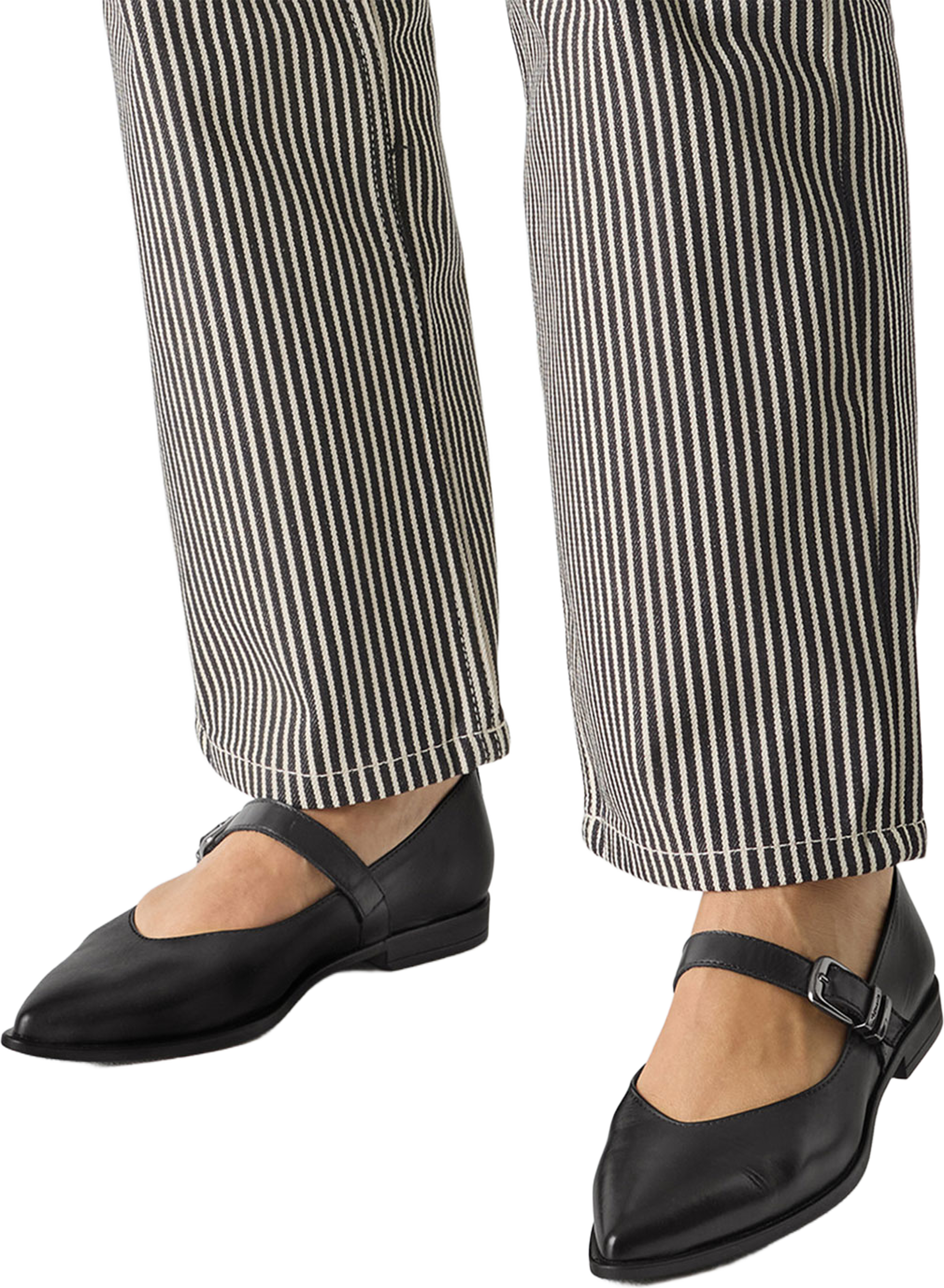 Ballerina, från Tamaris, i färgen Black Leather. Klicka för att öppna bilden i stort format