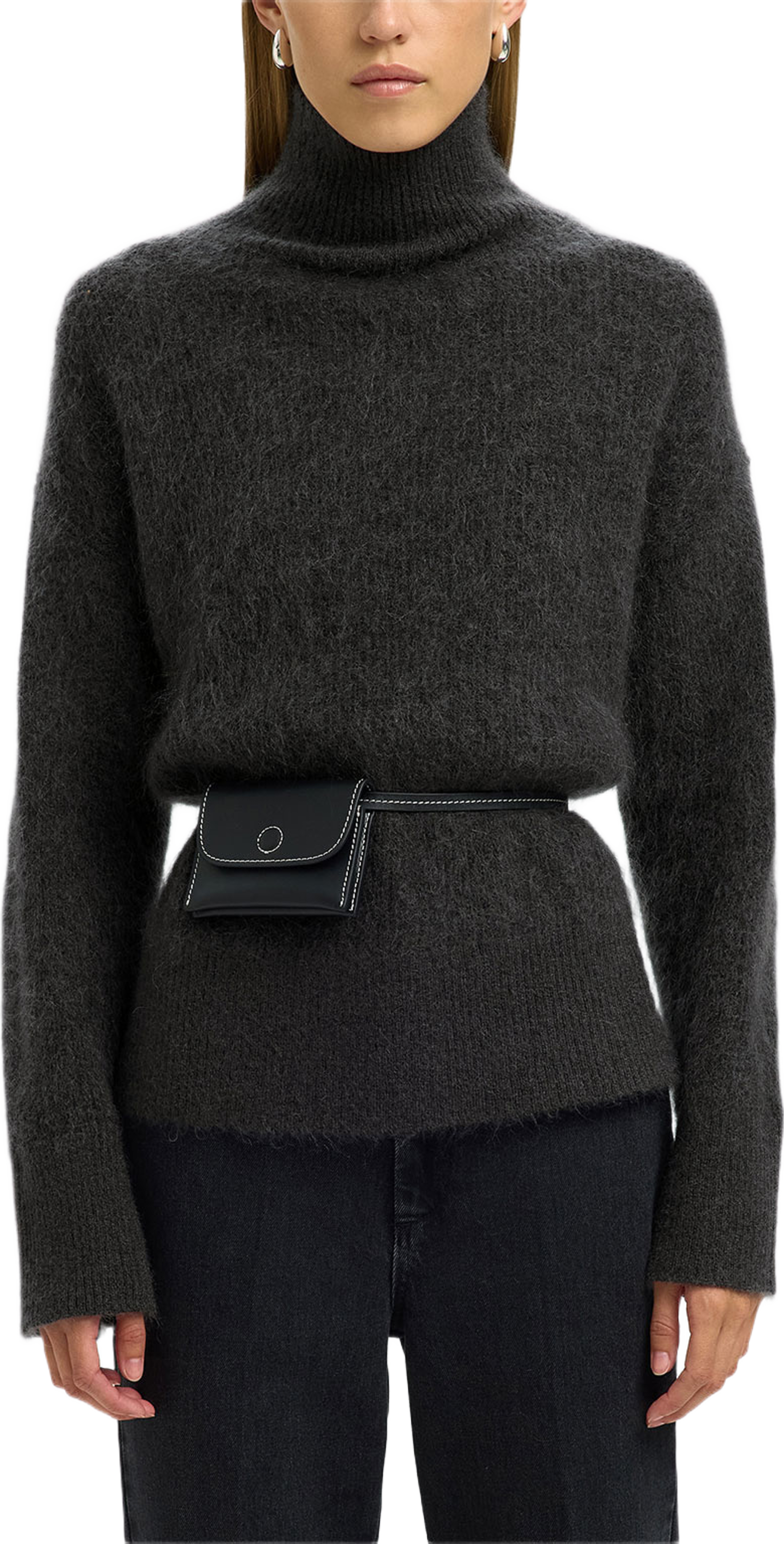 SLFMIRA Mohair Pullover, från Selected Femme, i färgen Asphalt Black Core. Klicka för att öppna bilden i stort format