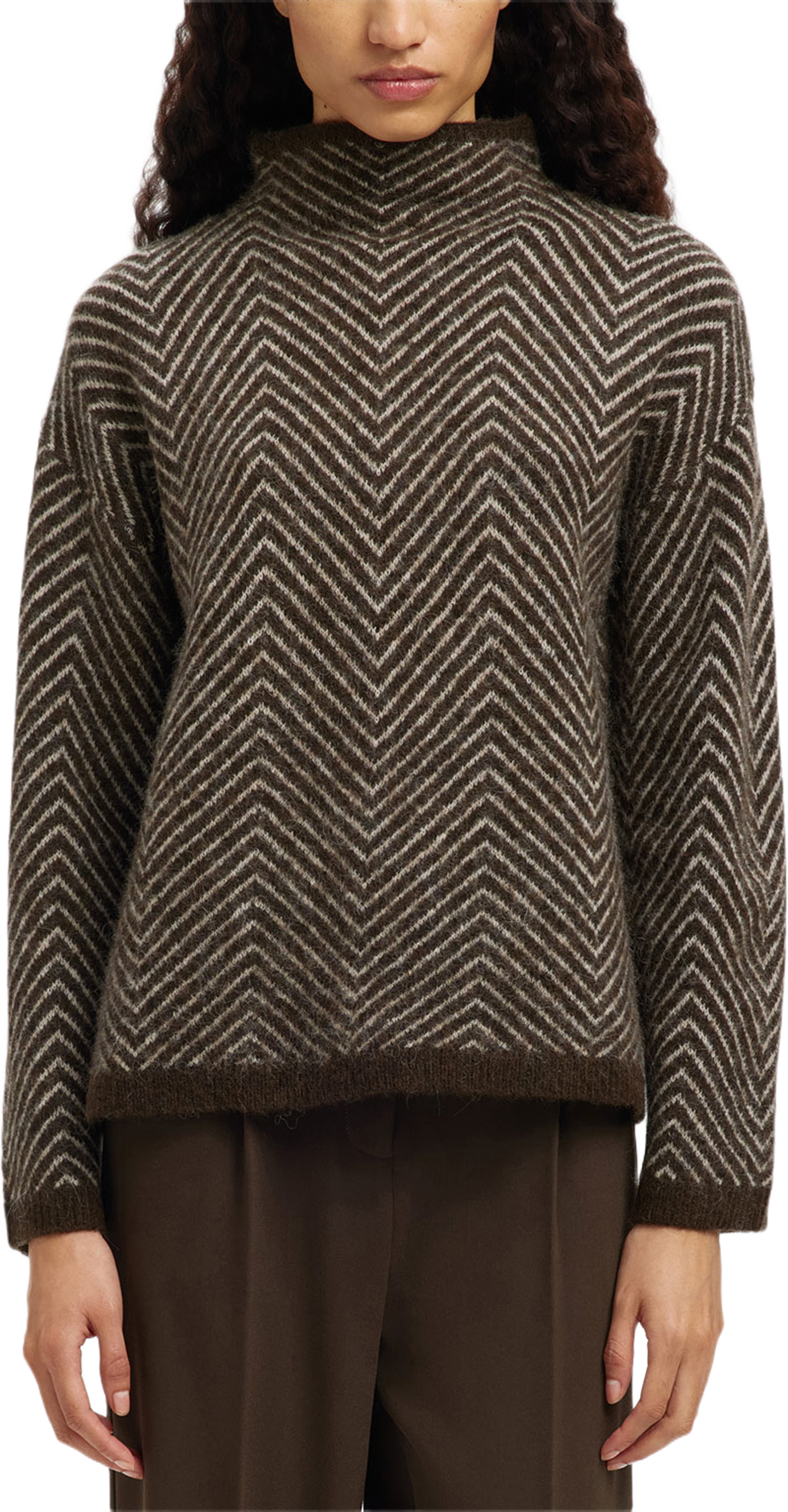 SLFLULU LS Herringbone Pullover, från Selected Femme, i färgen Delicioso Birch. Klicka för att öppna bilden i stort format
