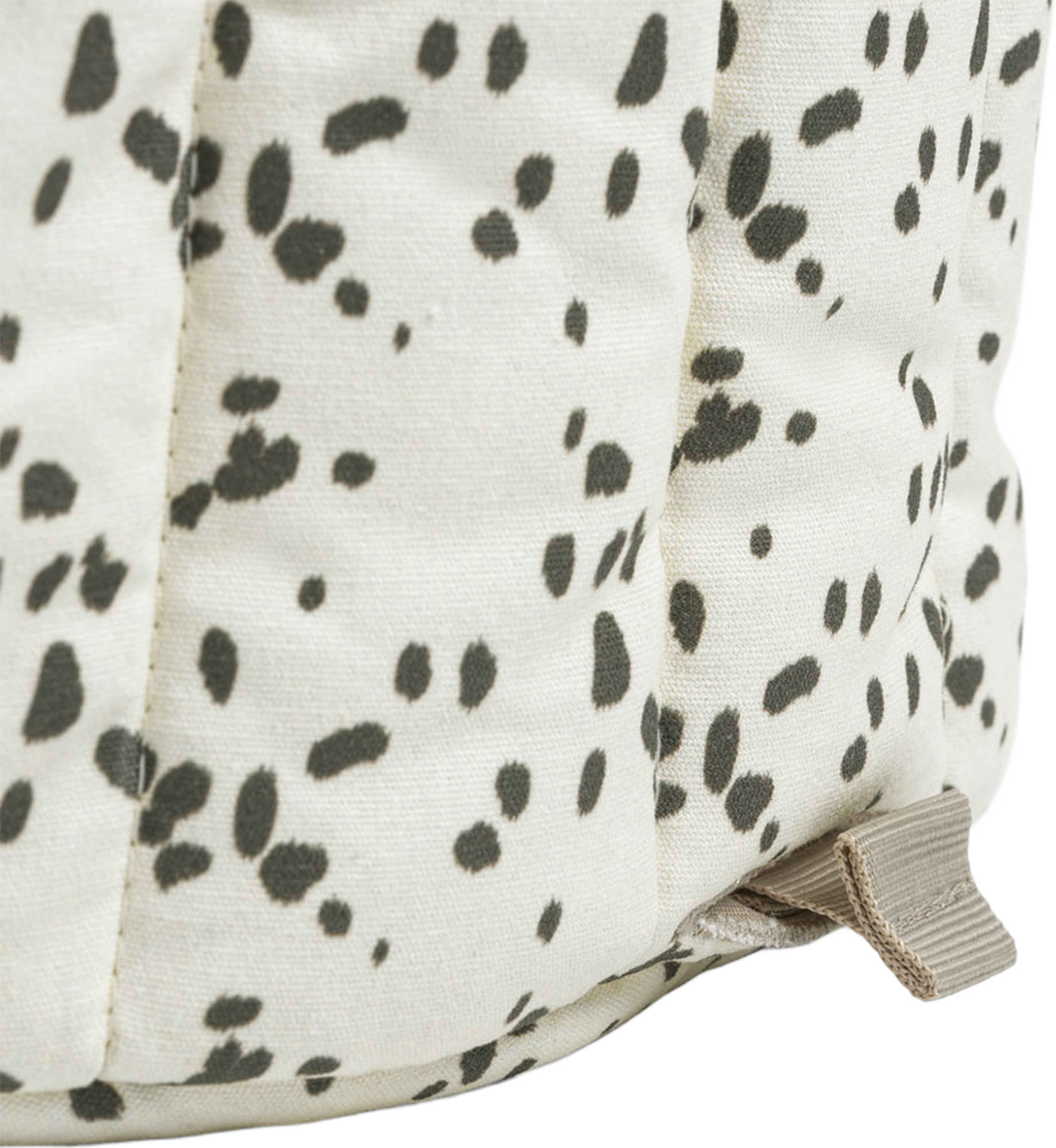 Sittdyna GRACE Dalmation Dots, från Elodie Details, i färgen Dalmation Dots. Klicka för att öppna bilden i stort format