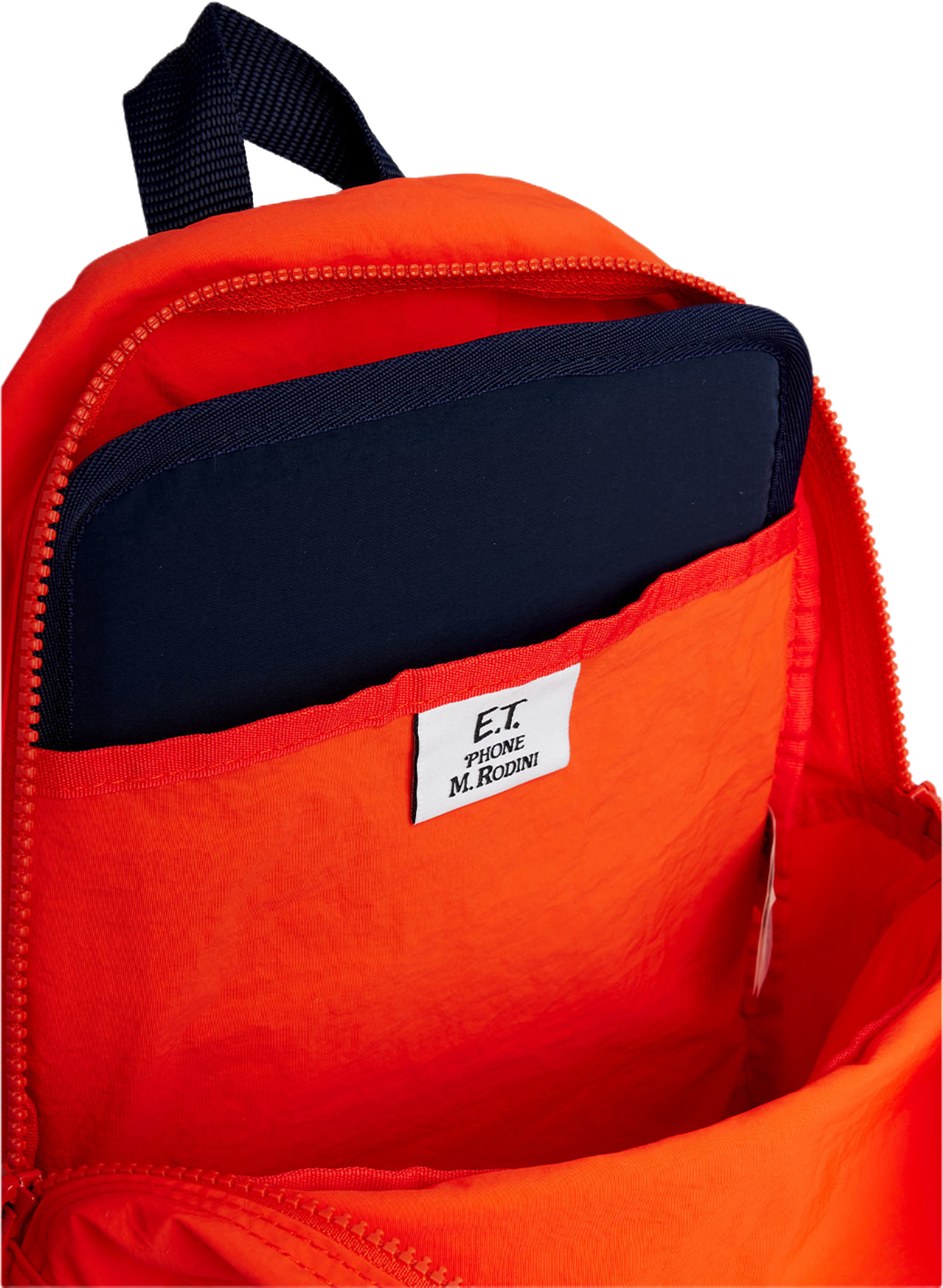 E.T emb lightweight backpack, från Mini Rodini, i färgen Red. Klicka för att öppna bilden i stort format