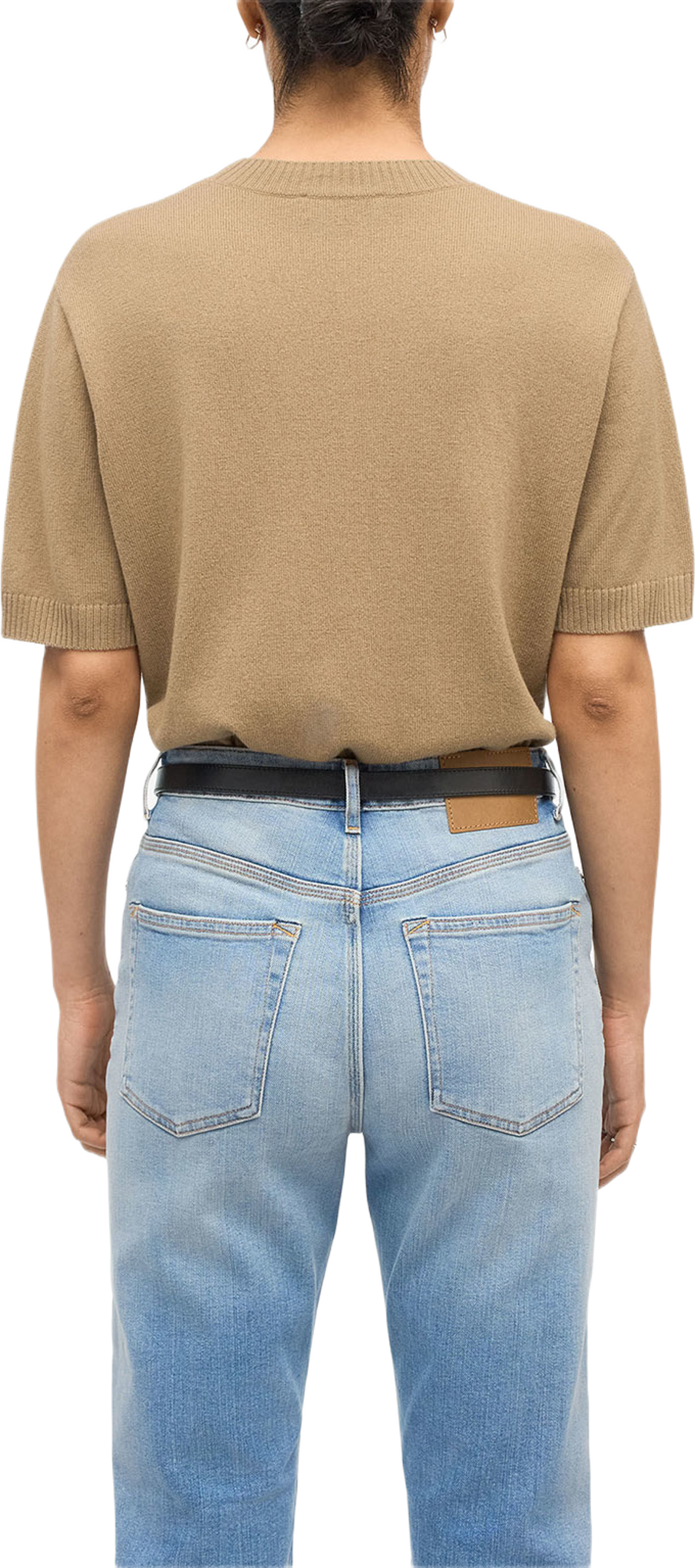 May T-shirt i Kashmir och Ull, från Tiger of Sweden, i färgen Light Brown. Klicka för att öppna bilden i stort format