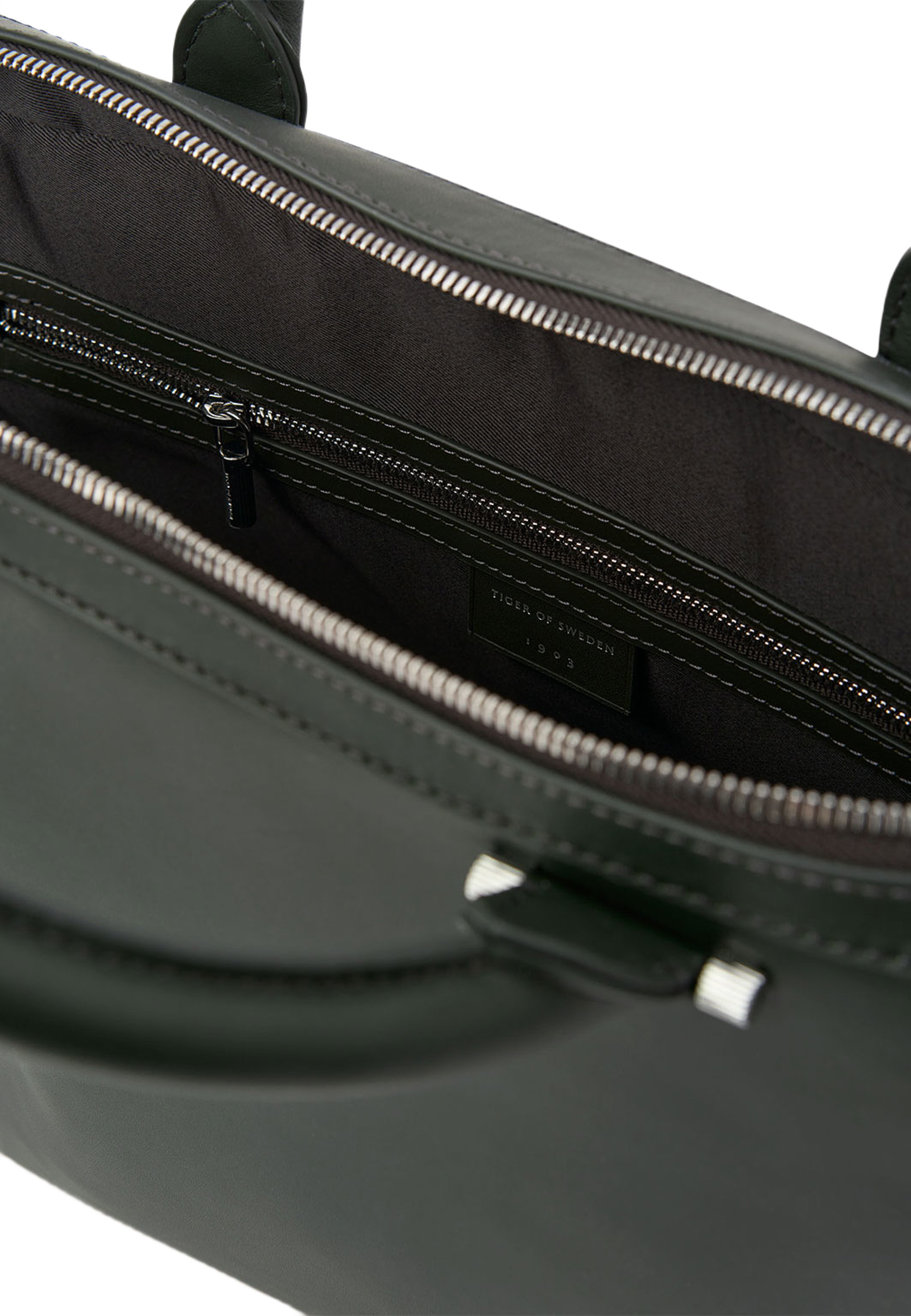 Valise Läder Kontorsväska, från Tiger of Sweden, i färgen Bright Olive. Klicka för att öppna bilden i stort format