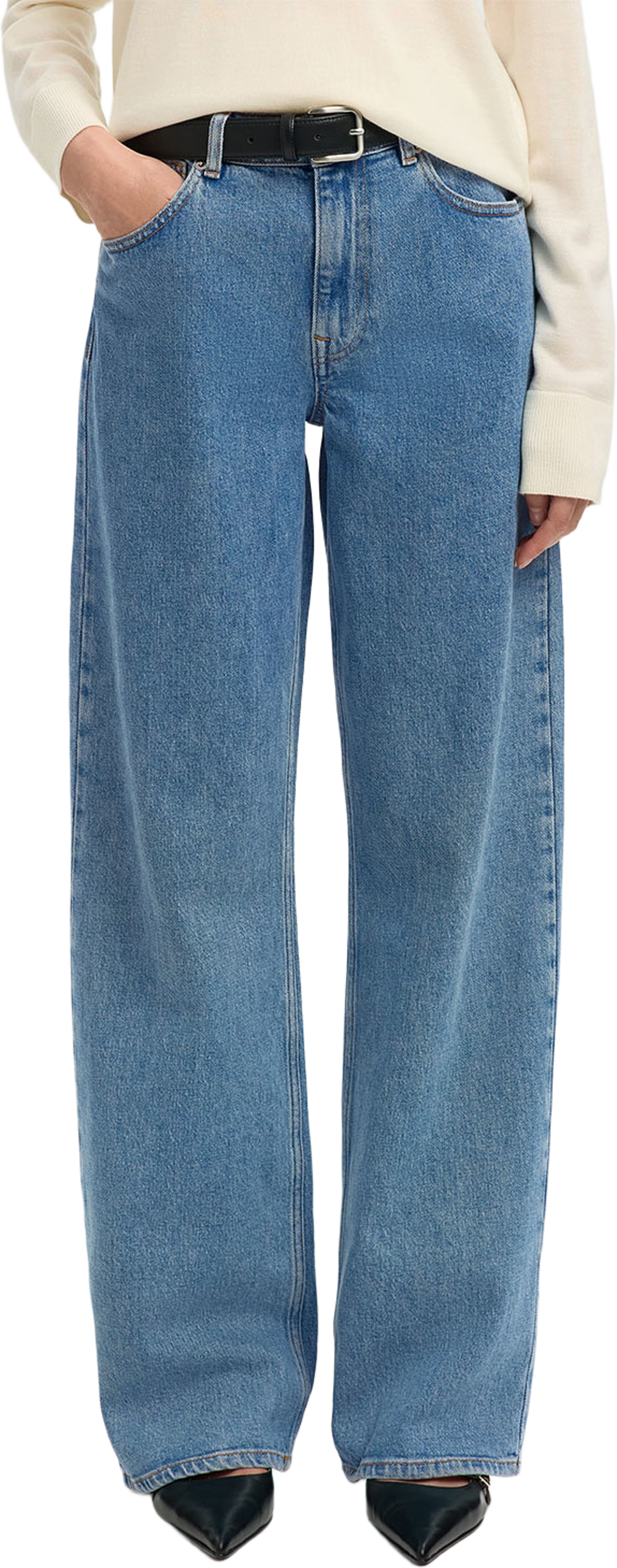 SLFWIDE BEA-KORI High waist Jeans, från Selected Femme, i färgen Light Blue Denim. Klicka för att öppna bilden i stort format