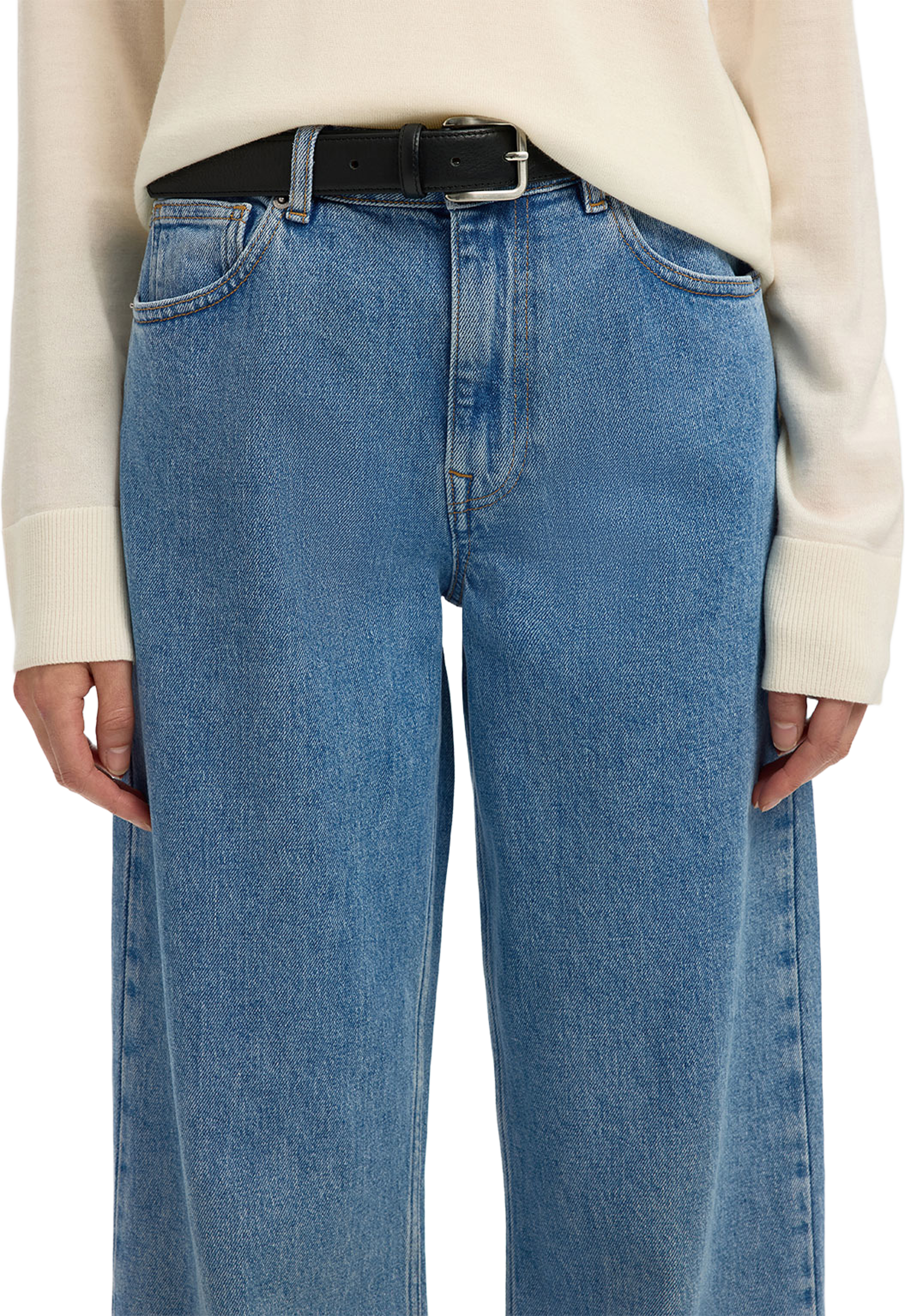 SLFWIDE BEA-KORI High waist Jeans, från Selected Femme, i färgen Light Blue Denim. Klicka för att öppna bilden i stort format