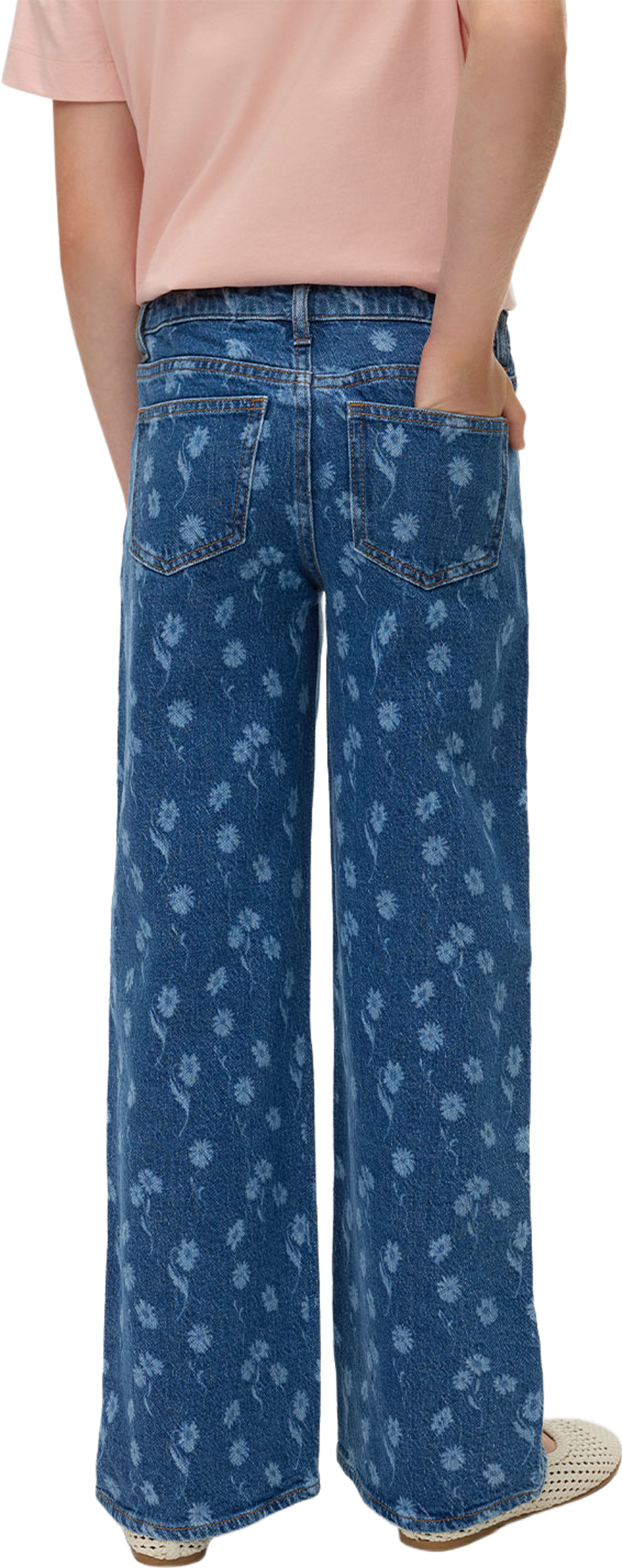 VMTESSA HR WIDE FLOWER DNM J RA380, från Vero Moda Girls, i färgen Medium Blue Denim Flower. Klicka för att öppna bilden i stort format