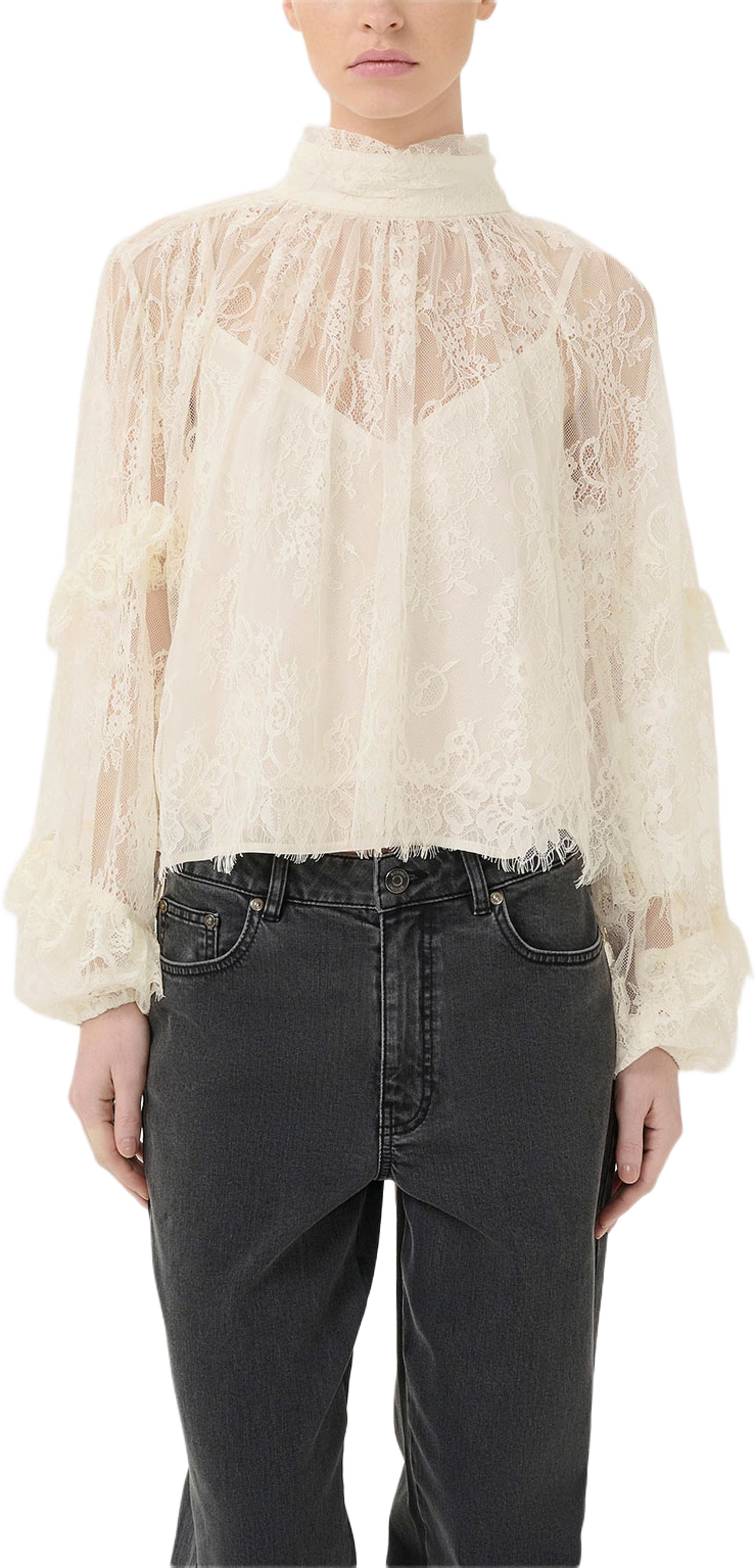 Lami Blouse, från Gestuz, i färgen Egret. Klicka för att öppna bilden i stort format