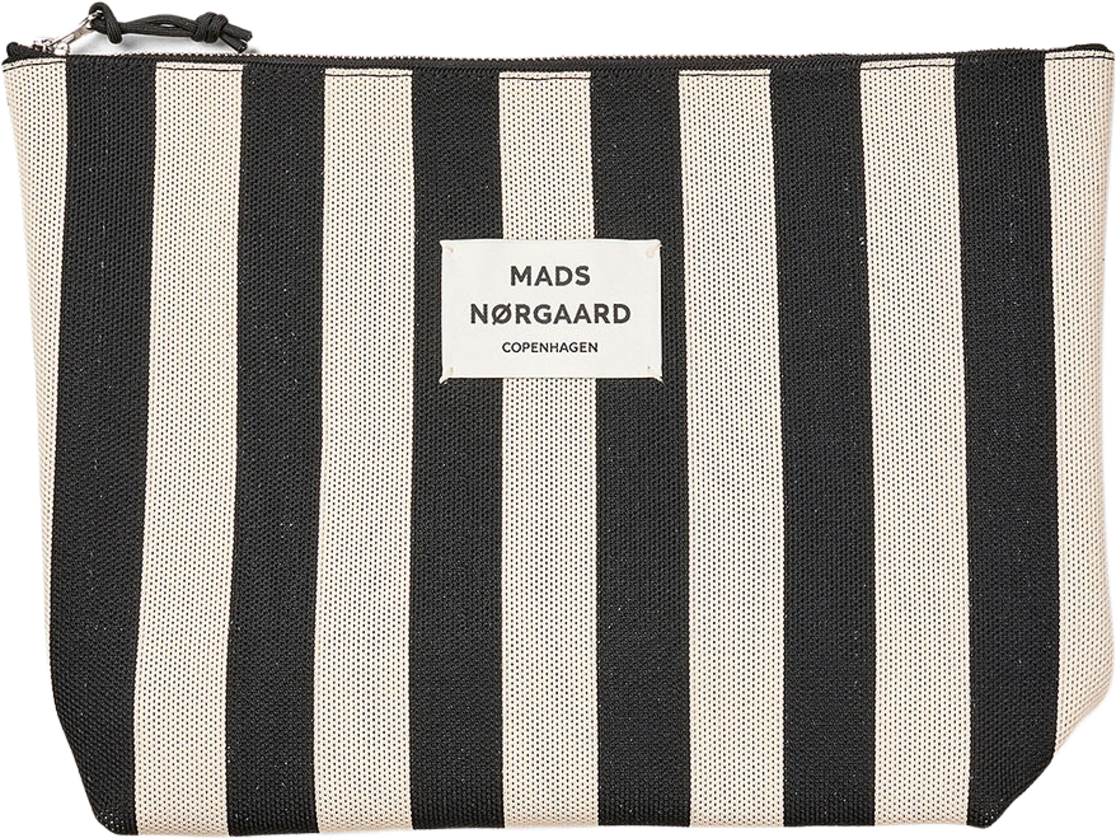 Knit Stripe Hilden Toiletry Bag, från Mads Nørgaard, i färgen Black/White. Klicka för att öppna bilden i stort format