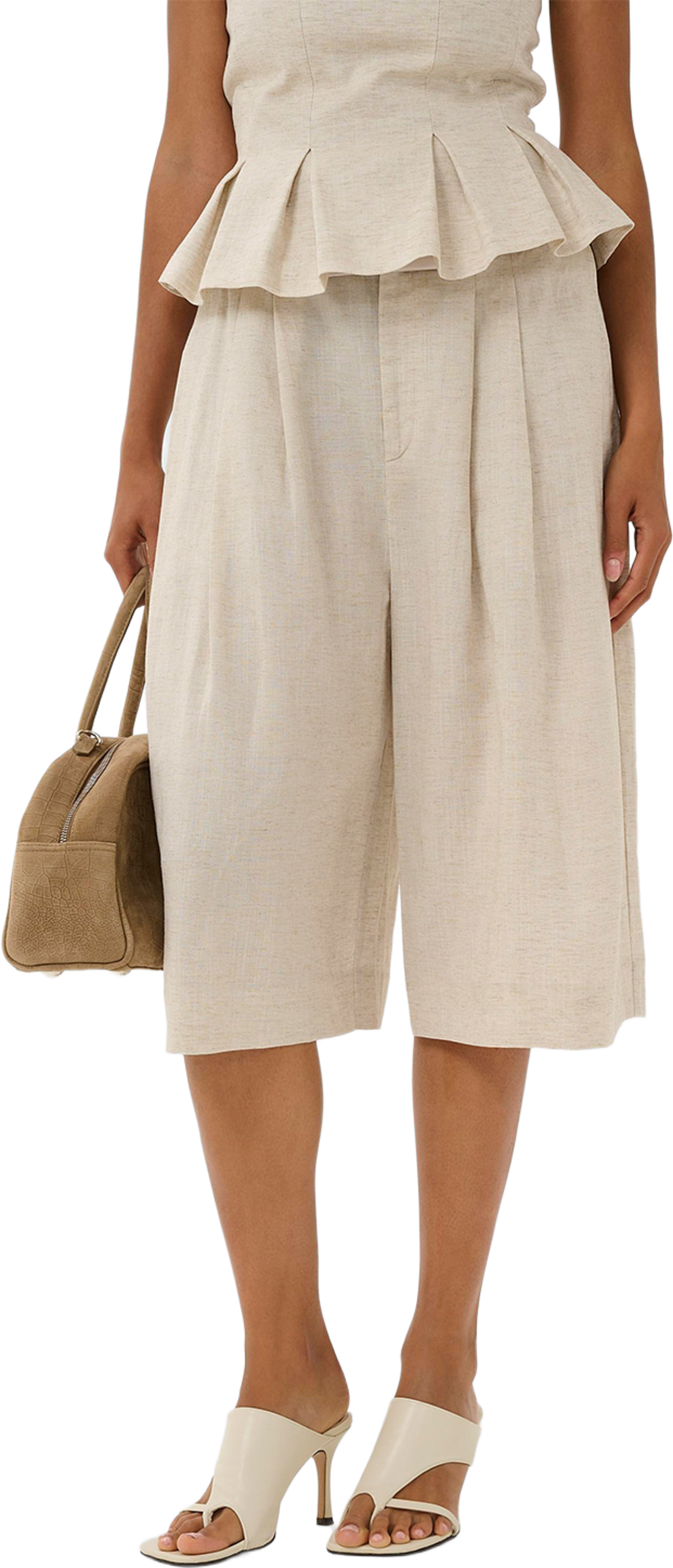 Riava Mw Shorts, från Gestuz, i färgen Light Sand Melange. Klicka för att öppna bilden i stort format