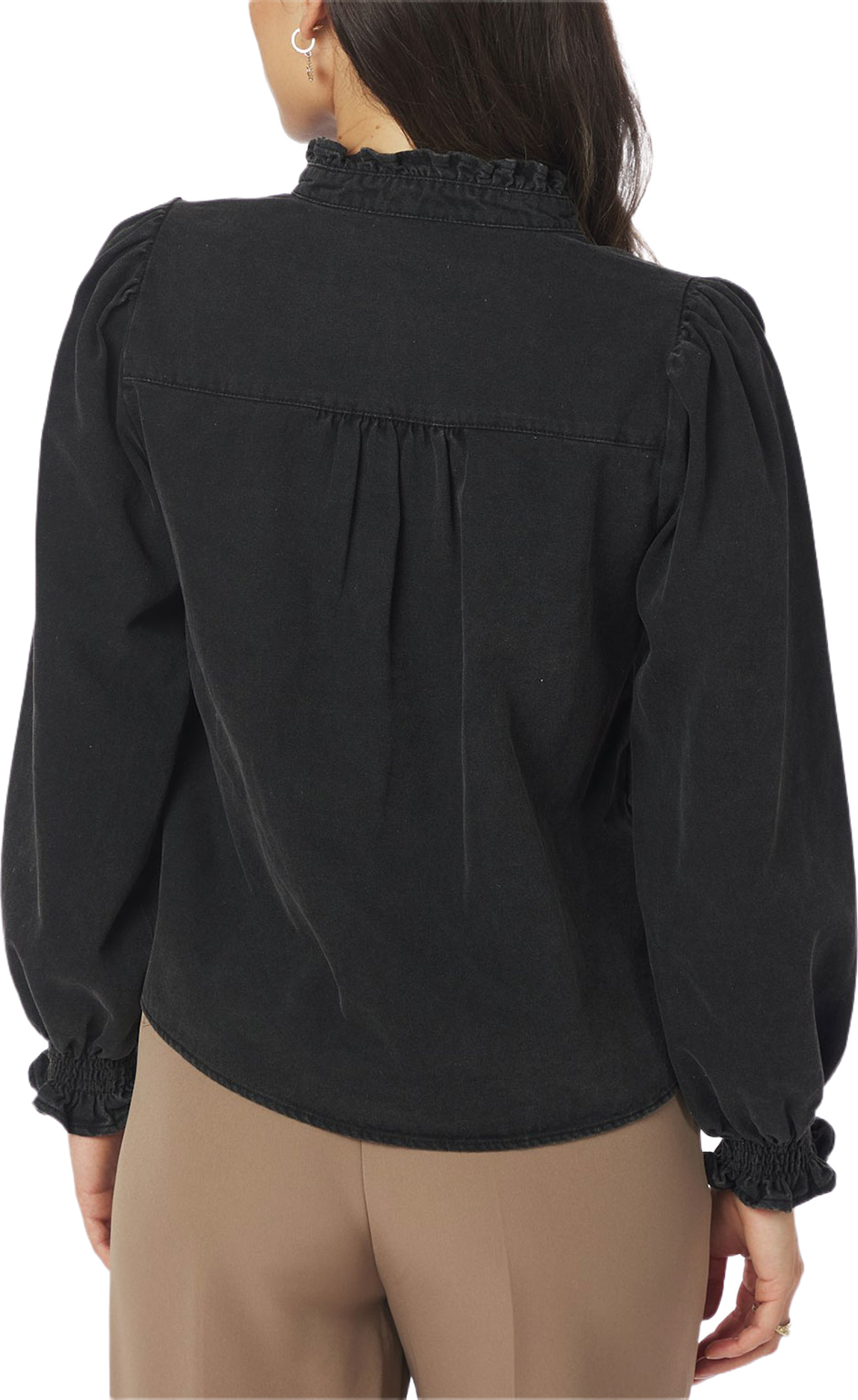 Emmeline Denim Blouse, från Neo Noir, i färgen Black. Klicka för att öppna bilden i stort format