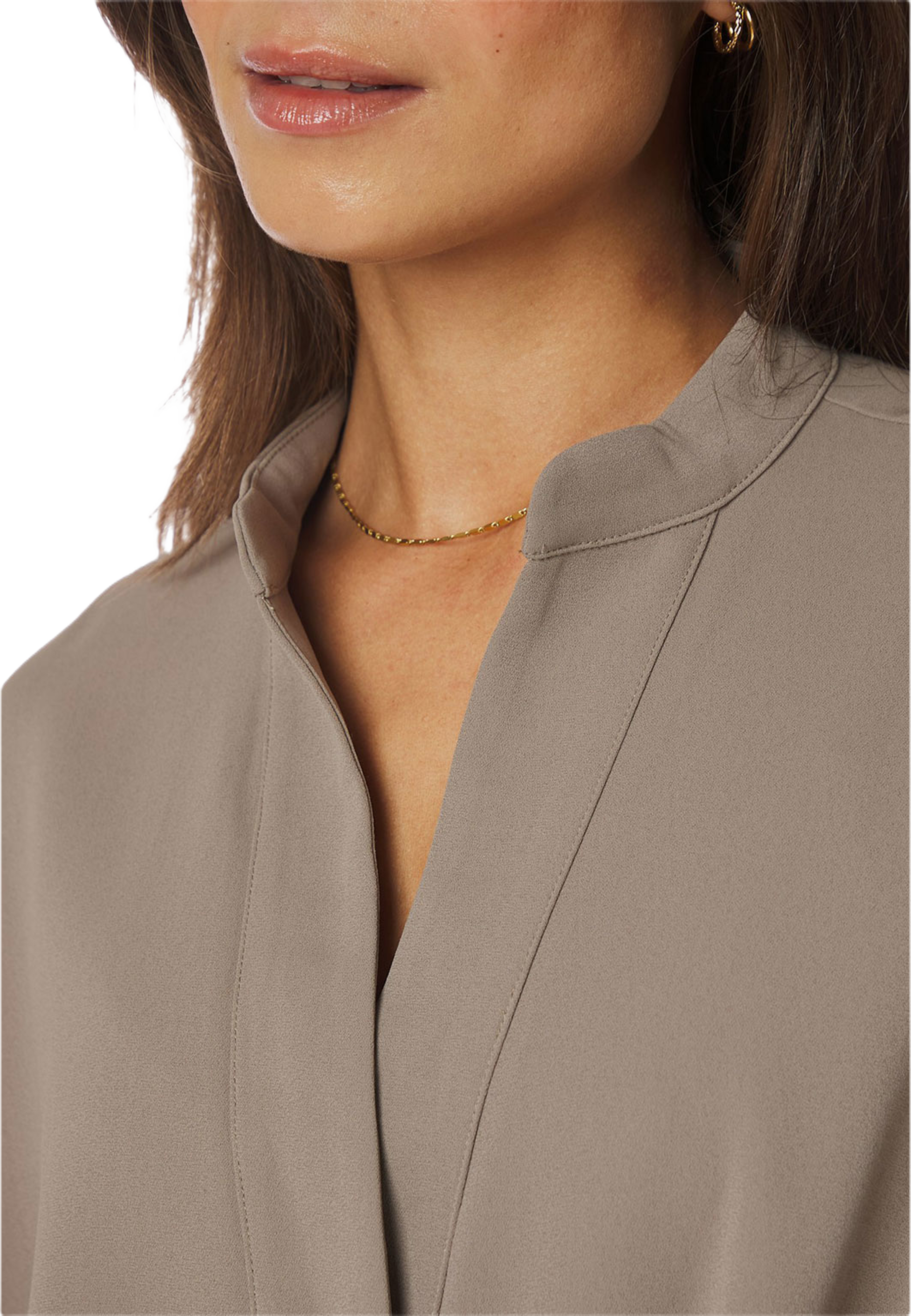 Ellery Crepe Blouse, från Neo Noir, i färgen Taupe. Klicka för att öppna bilden i stort format