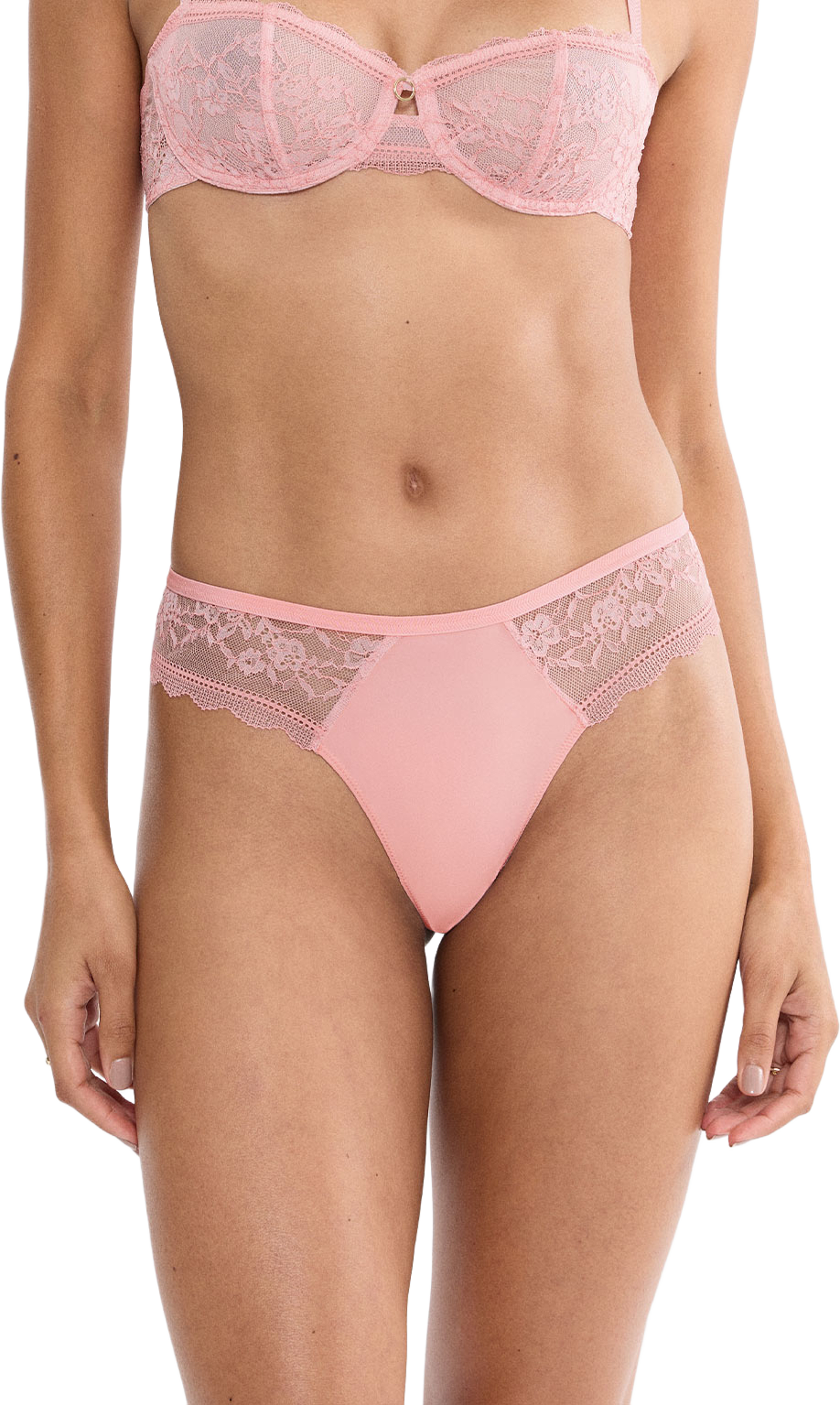 Comfort Allure String, från Triumph, i färgen Strawberry Cream. Klicka för att öppna bilden i stort format