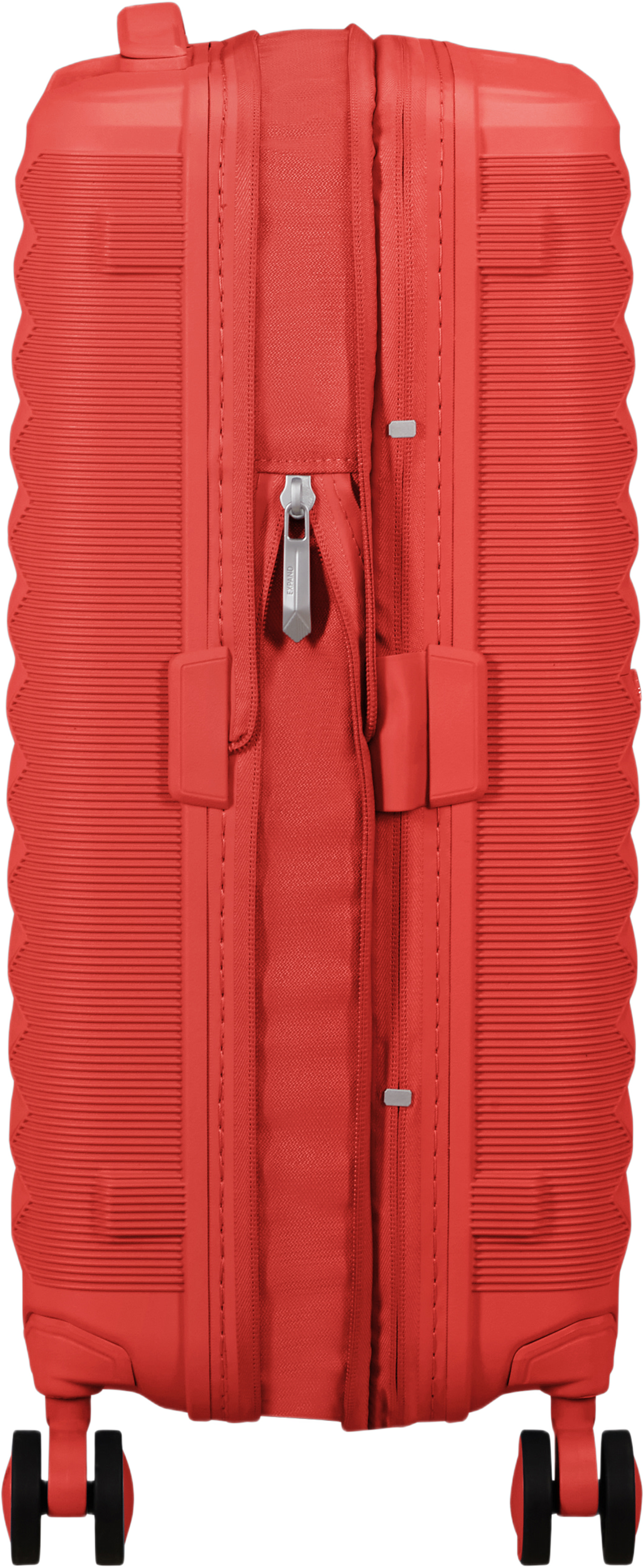 Kabinväska 55 cm Fast Forward, från American Tourister, i färgen Sunset Coral. Klicka för att öppna bilden i stort format