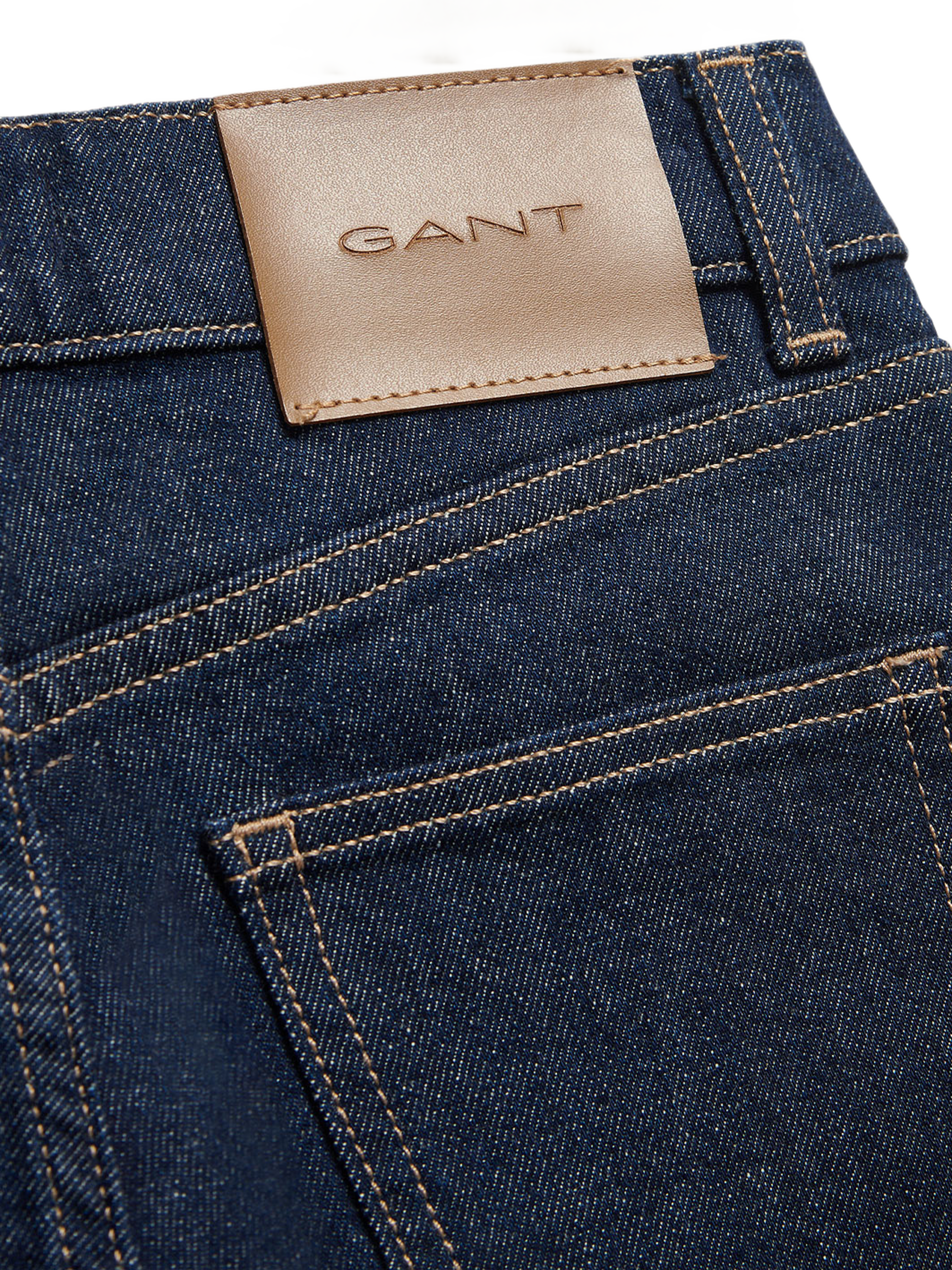 Gant Straight Fit Jean, från GANT, i färgen Rinse Wash. Klicka för att öppna bilden i stort format