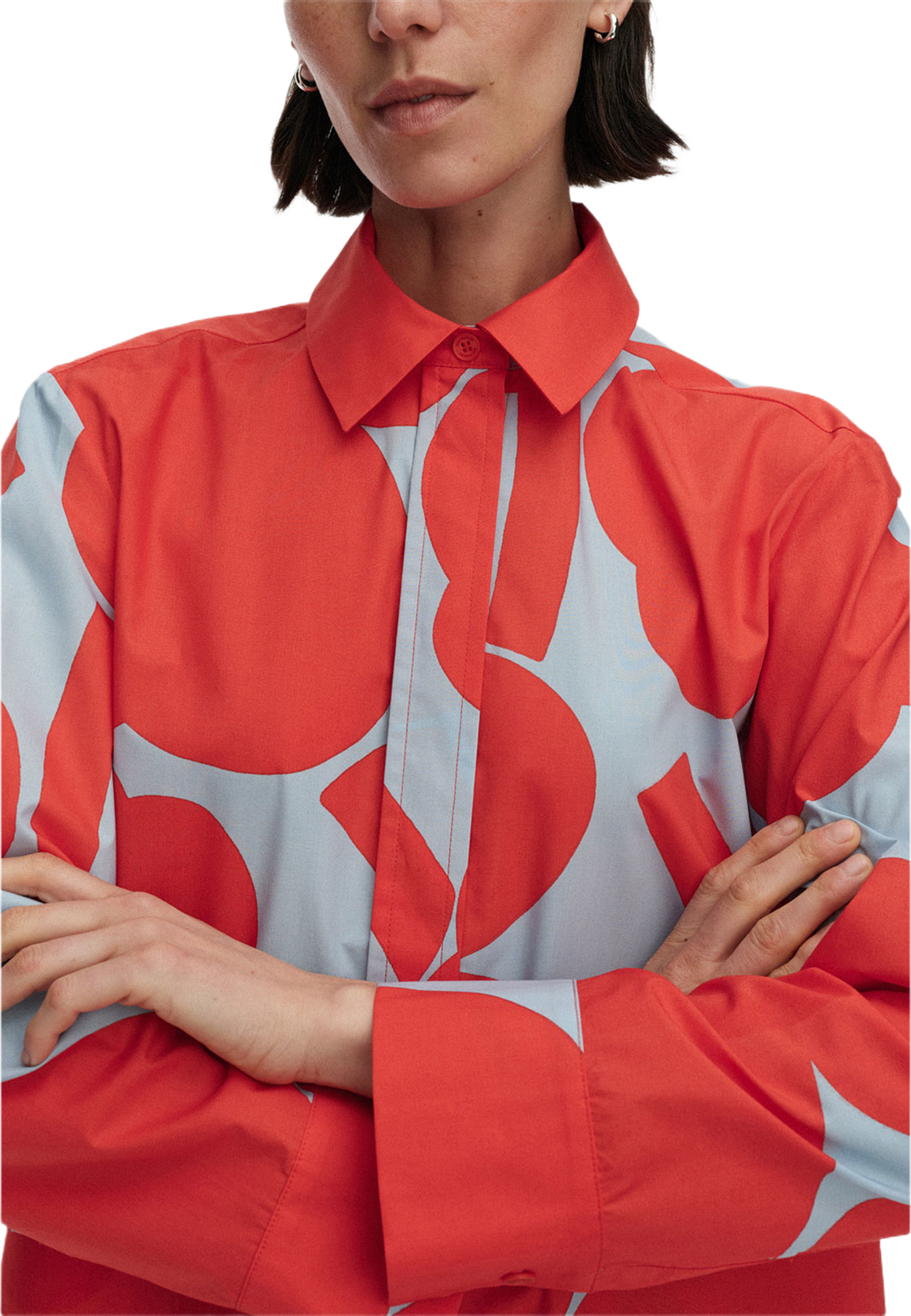 Luotta Unikko Blouse, från Marimekko, i färgen Red, Light Blue. Klicka för att öppna bilden i stort format