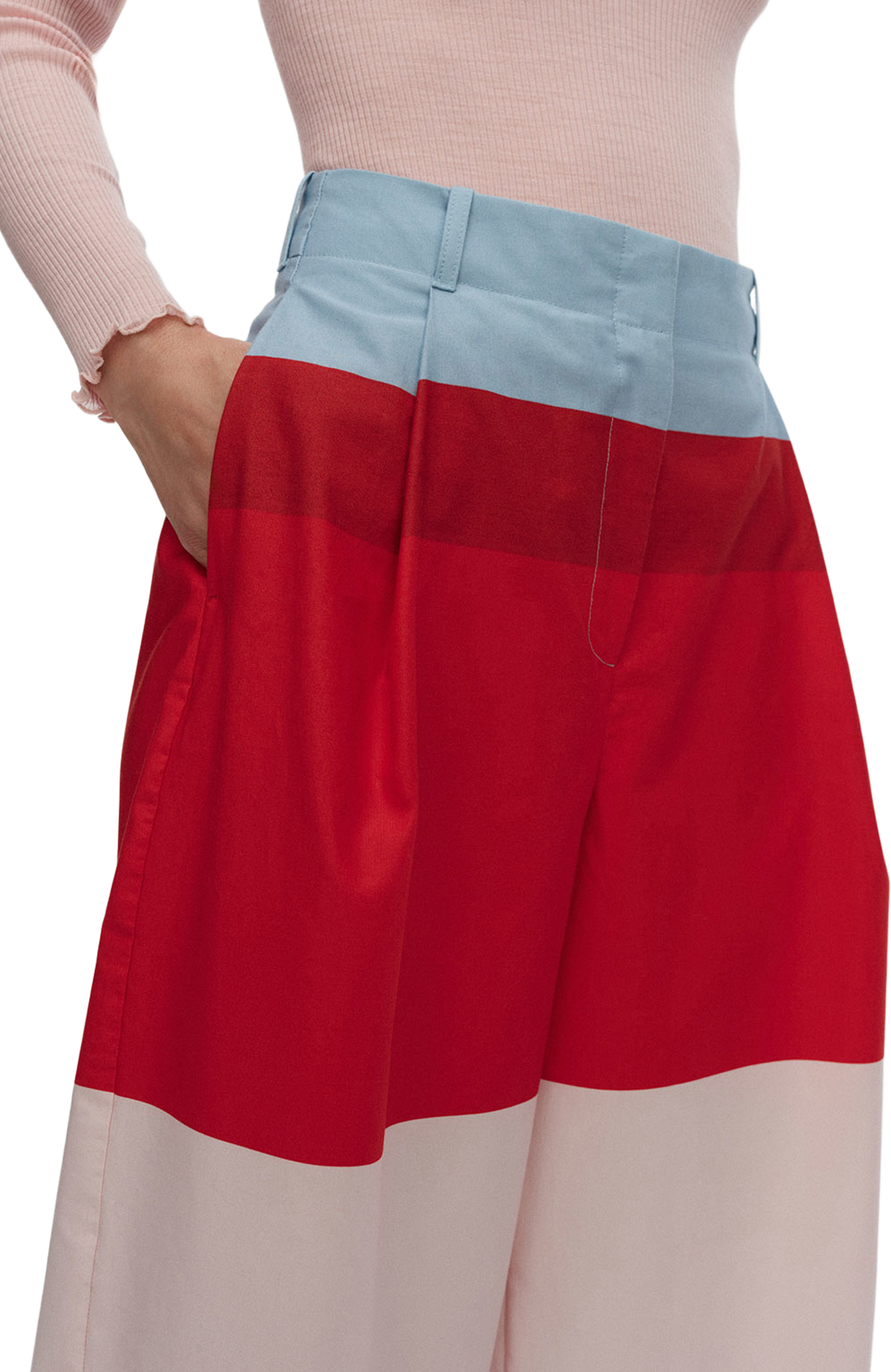 Veikata Hennika, från Marimekko, i färgen Red, Light Pink, Light Blue. Klicka för att öppna bilden i stort format