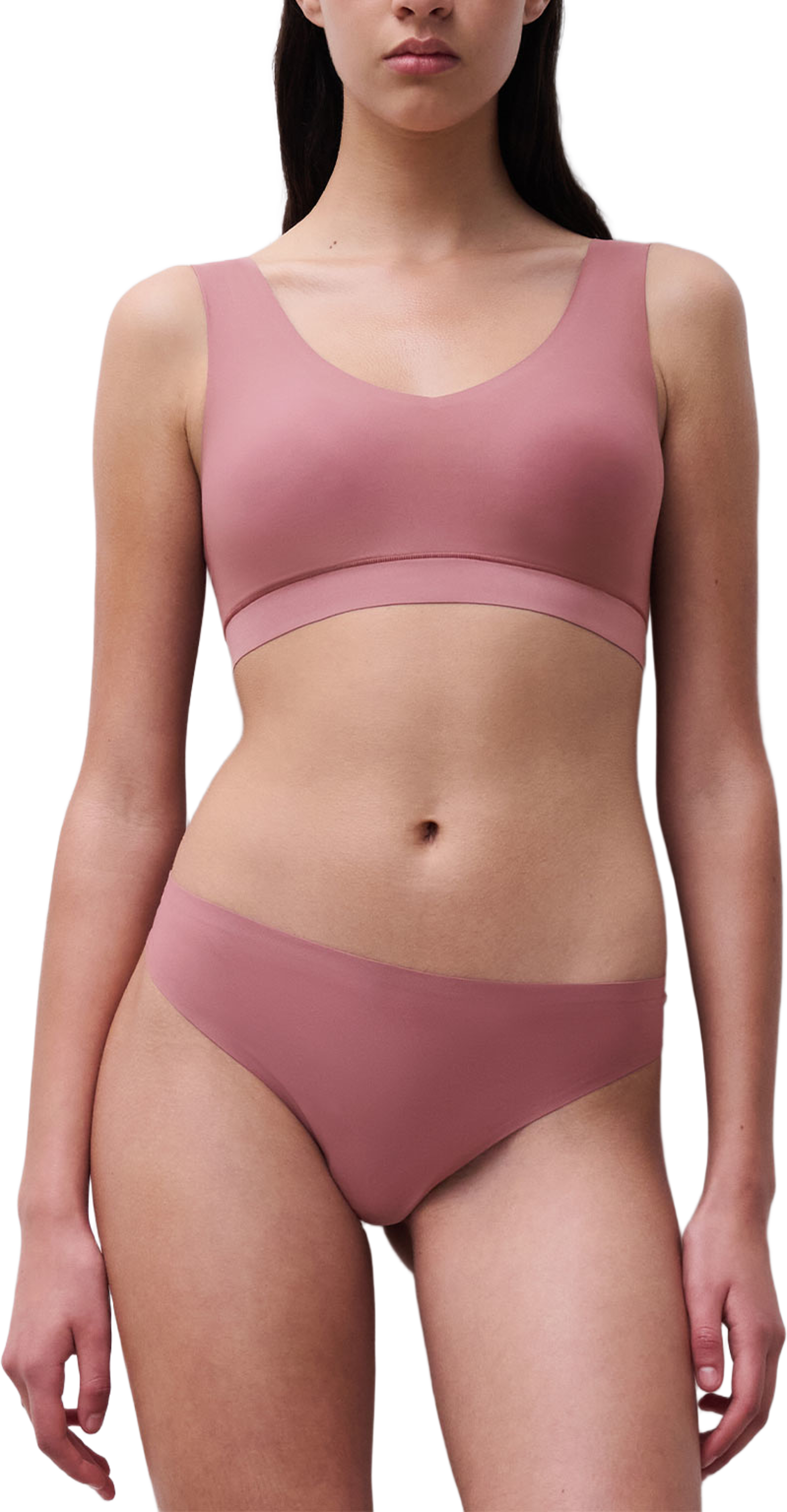 Sofstretch thong, från Chantelle, i färgen Rose Des Bois. Klicka för att öppna bilden i stort format