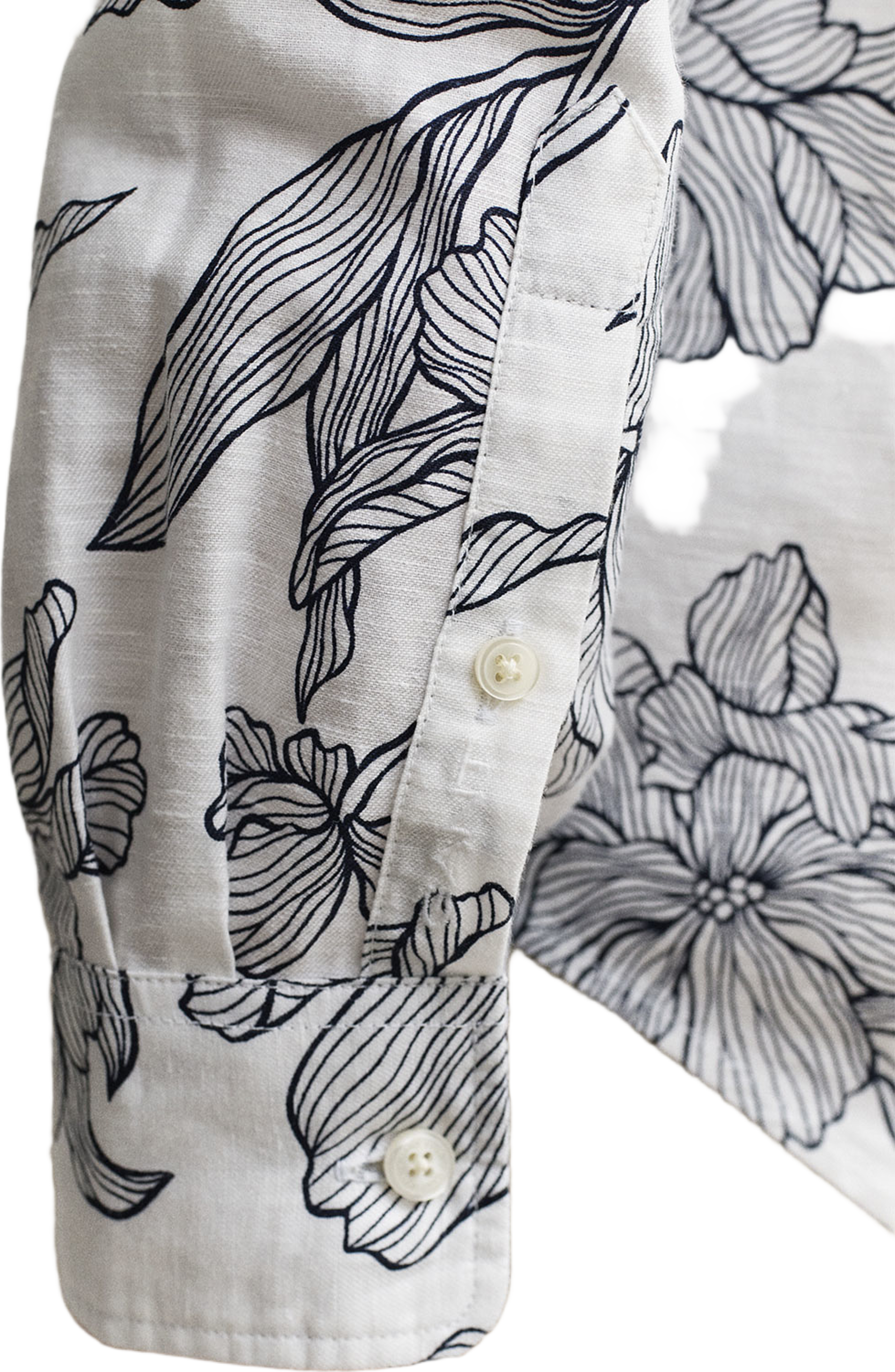 Floral Linen Shirt, från GANT, i färgen Evening Blue. Klicka för att öppna bilden i stort format