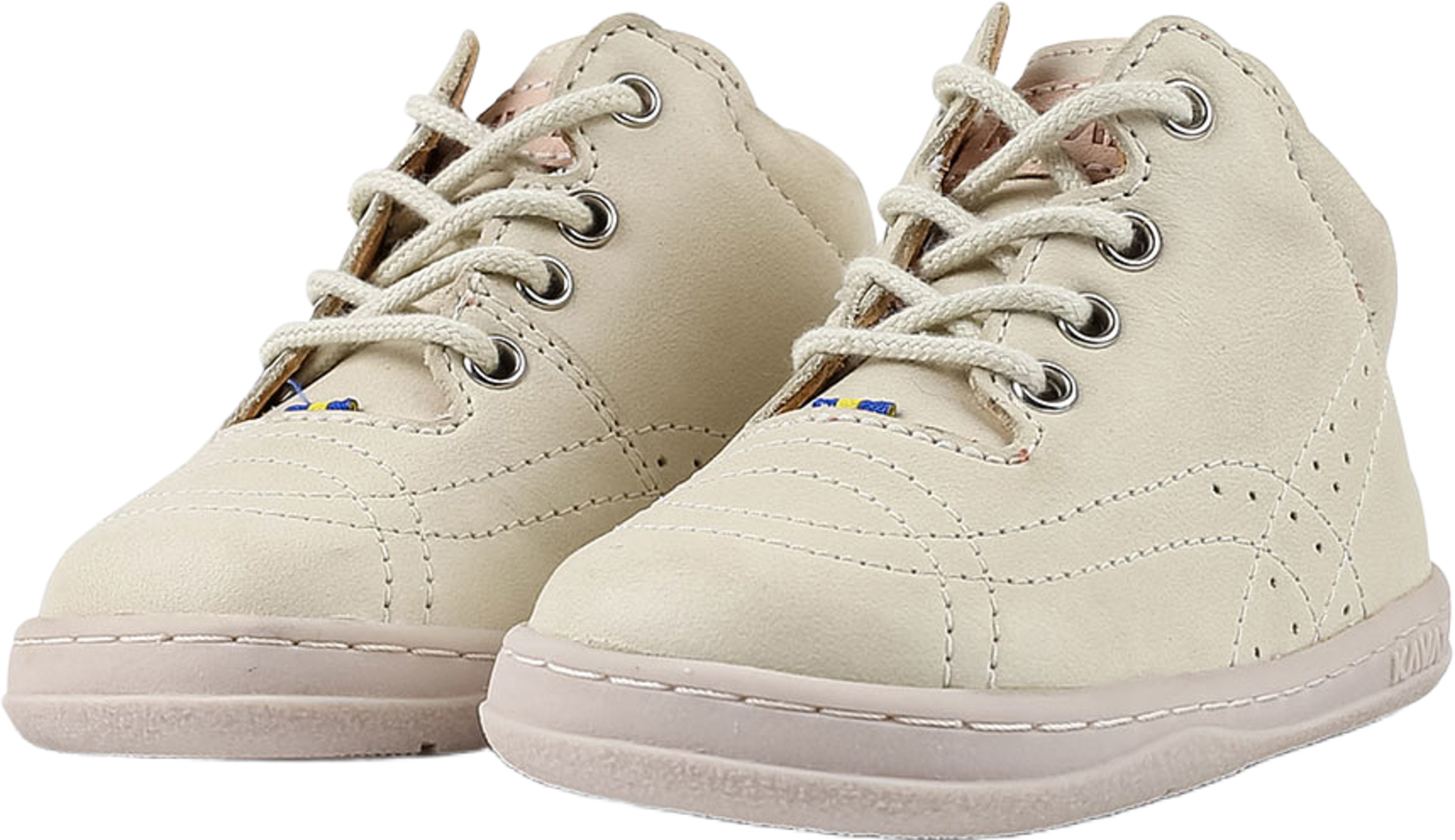 Skor Edsbro Barefoot, från Kavat, i färgen Off White. Klicka för att öppna bilden i stort format