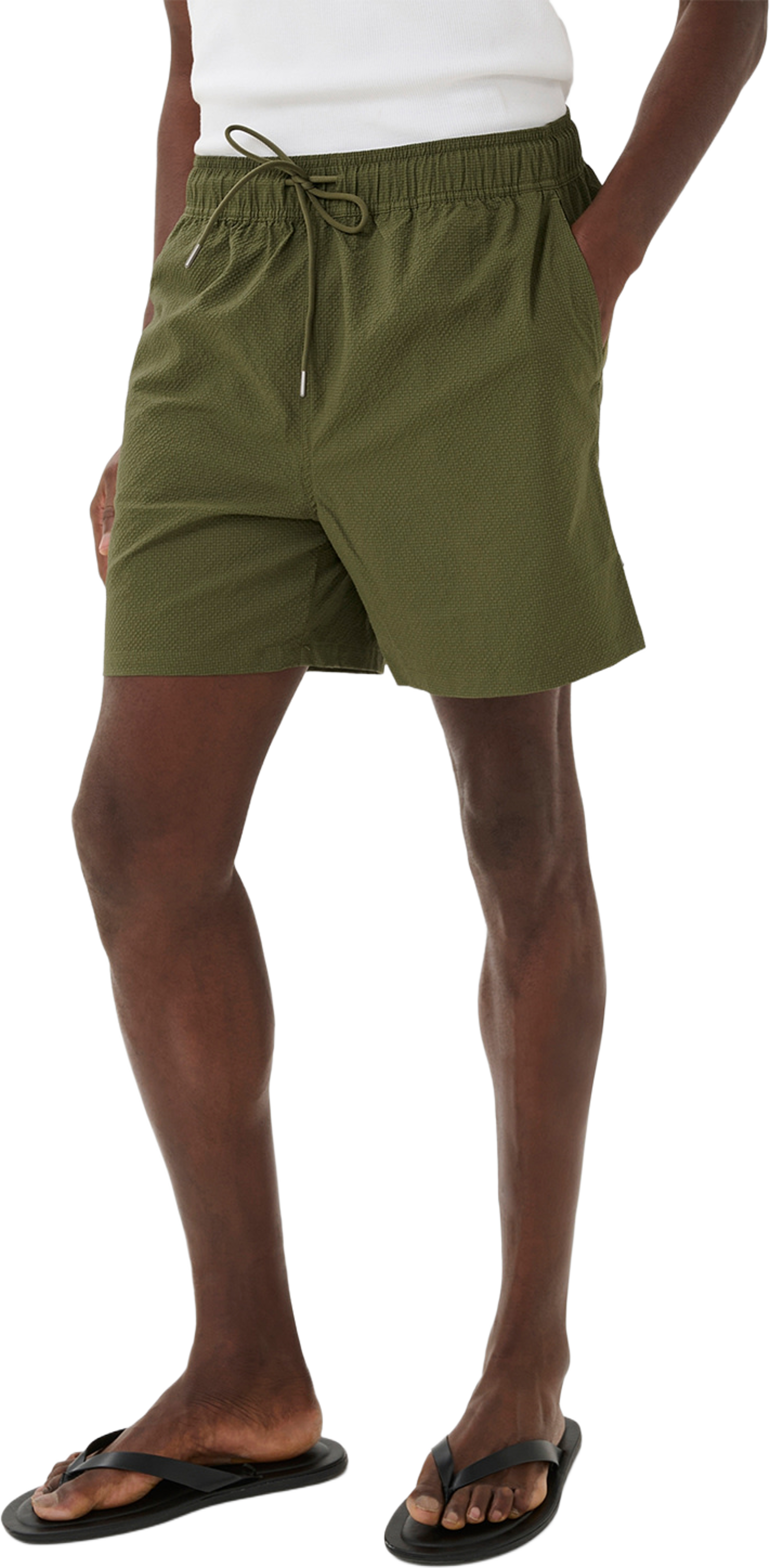 Swimmer, från Matinique, i färgen Olive Night. Klicka för att öppna bilden i stort format